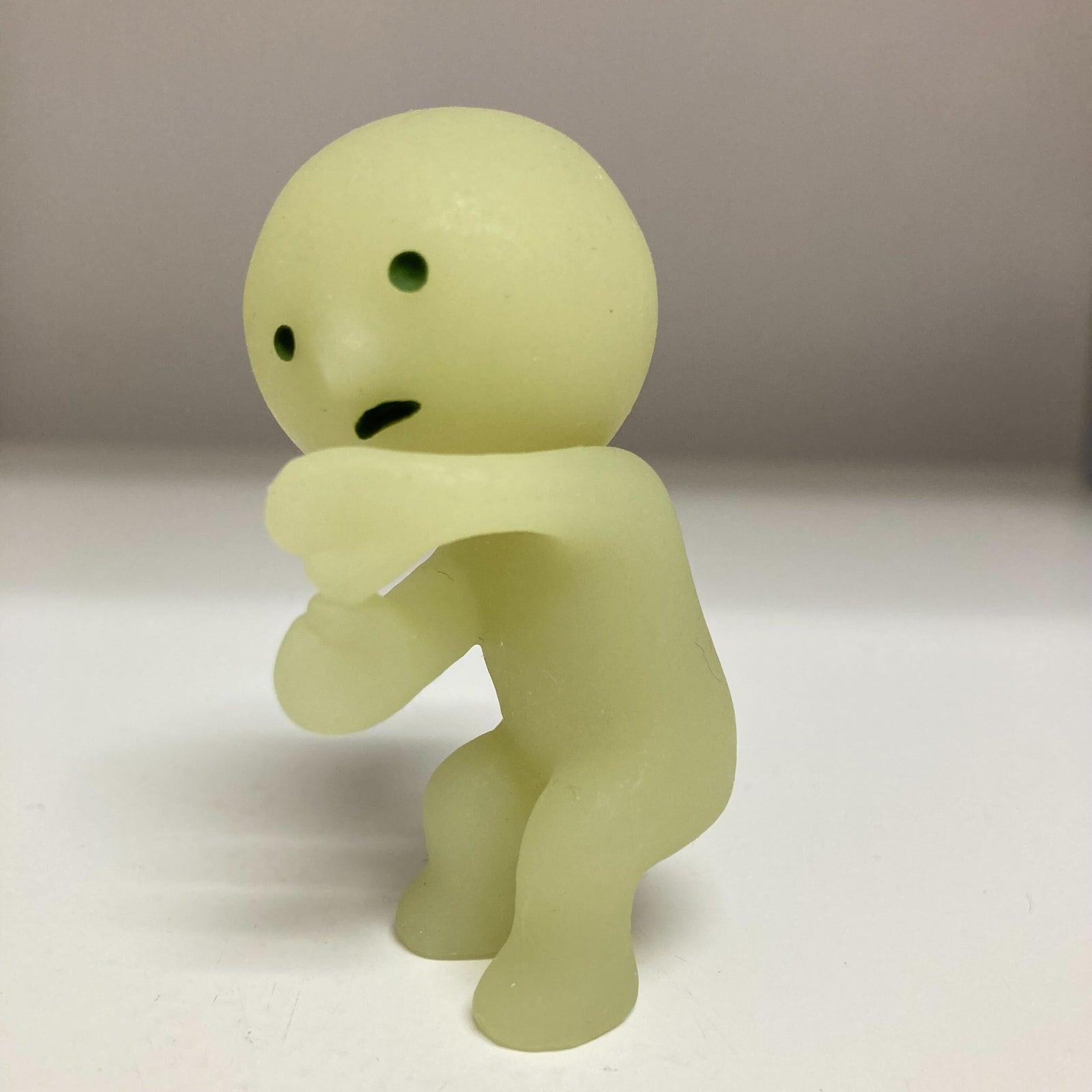 Peeking - Smiski Series 1