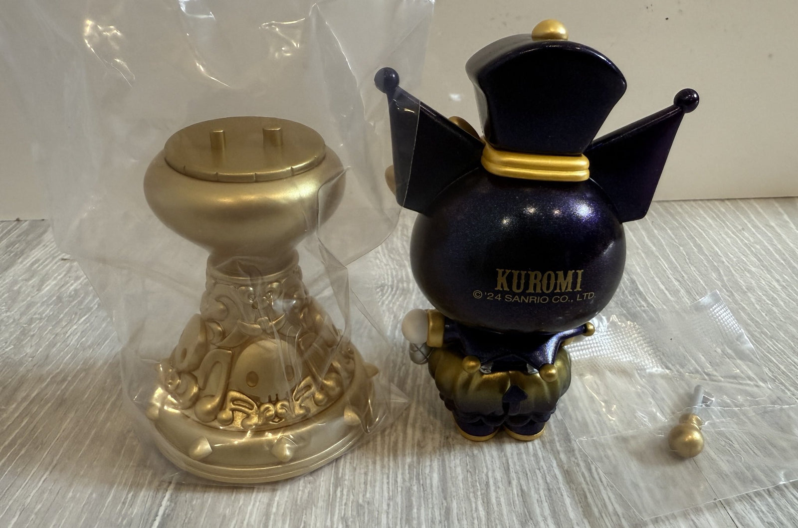 The Pawn on the Left - Kuromi Chess - Top Toy