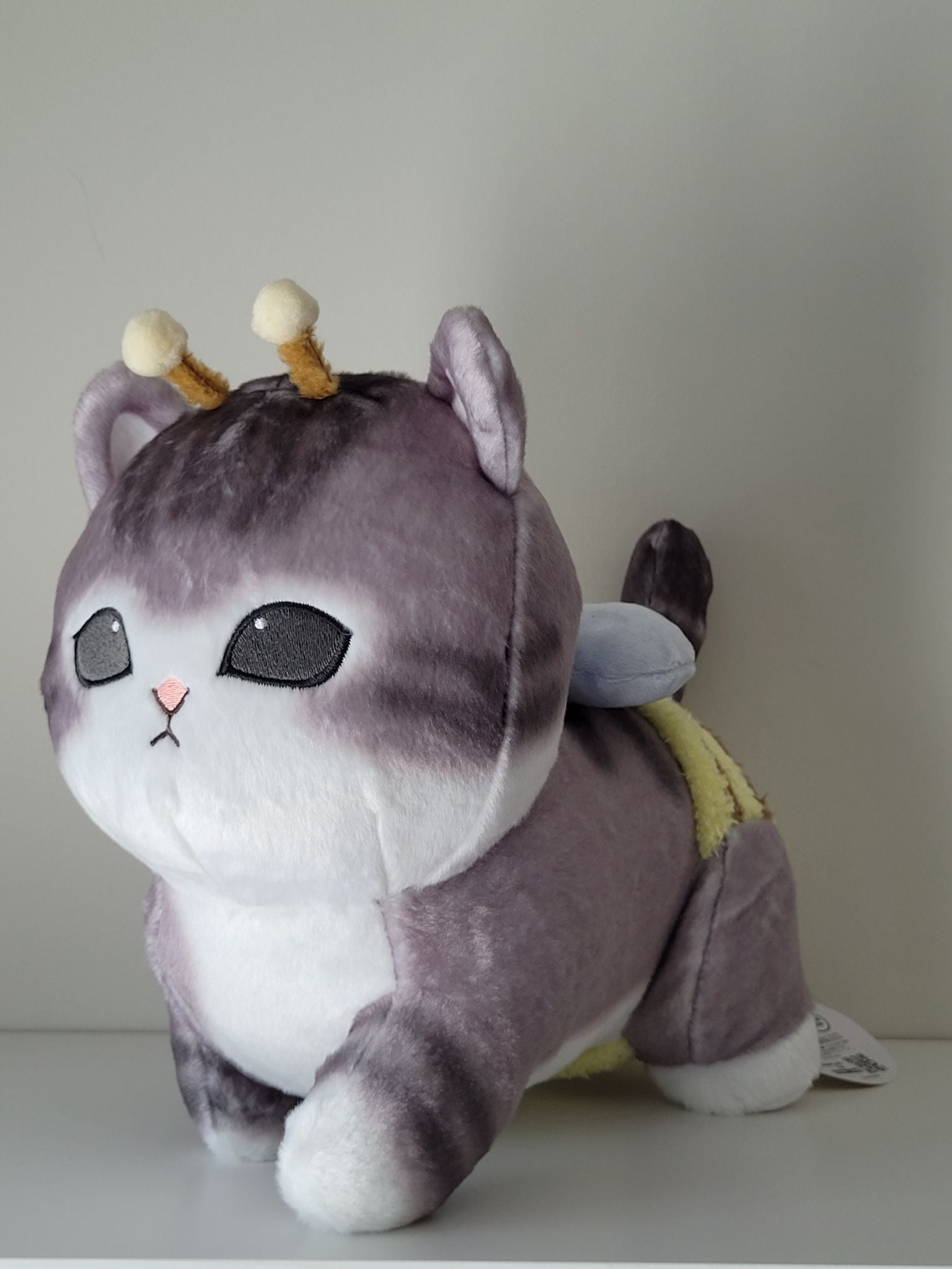 Mofusand - Bee Cat Running Pose Large 30cm Plushie - 1