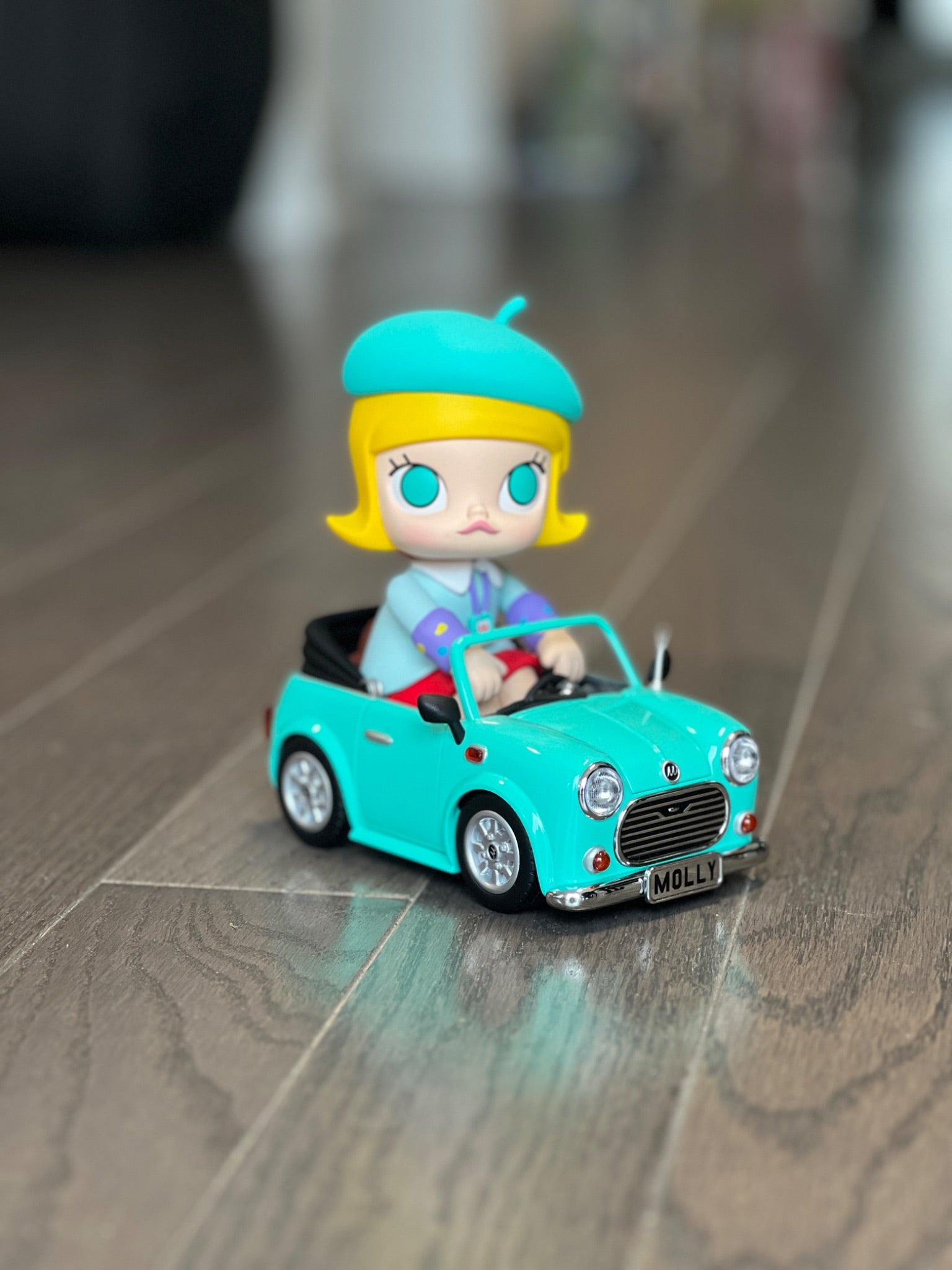 Pop Mart Molly Mint Car Car - 1