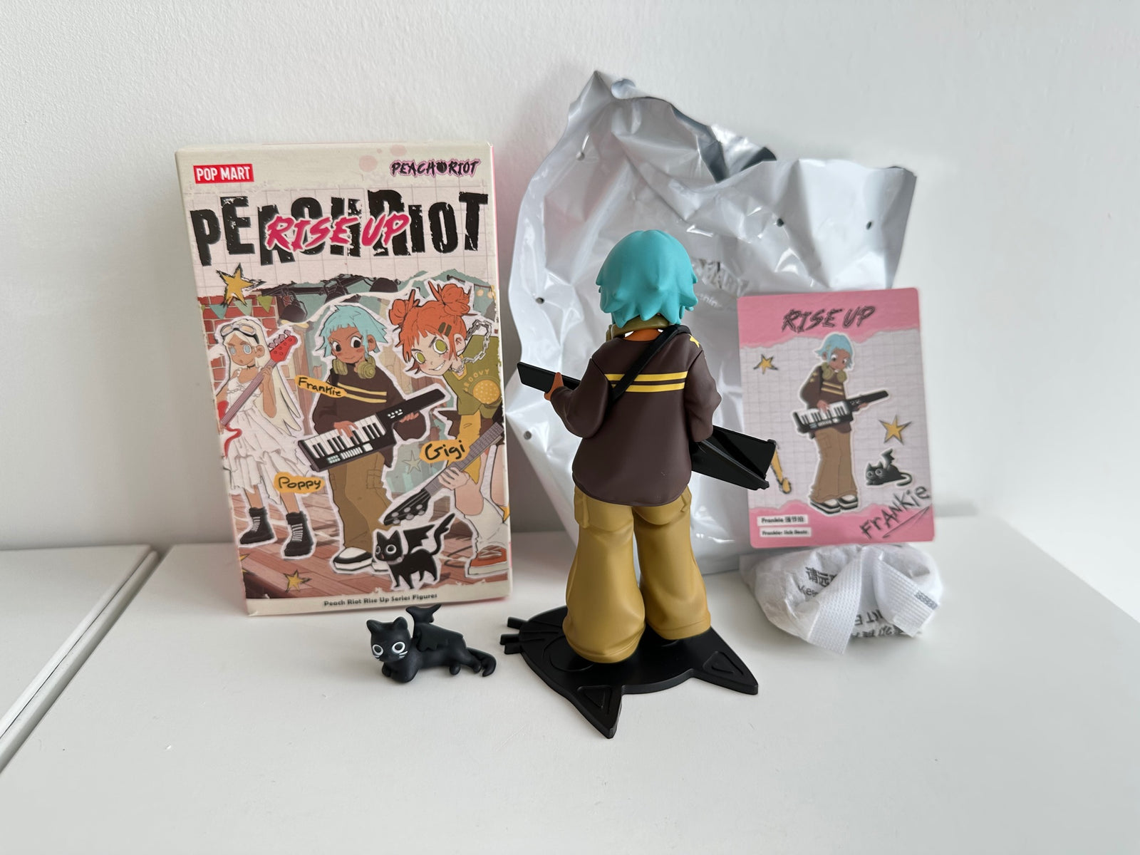 FRANKIE SICK BEATS - Peach Riot Rise Up Series Figures by POP MART - 2