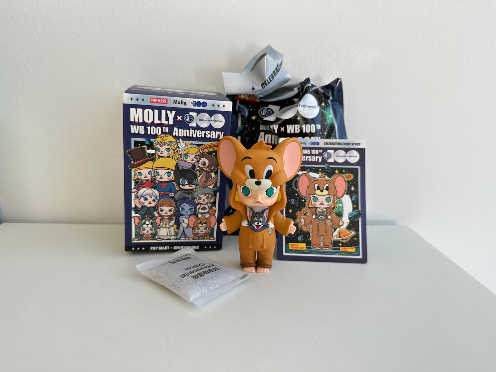 JERRY IN TOM AND JERRY - MOLLY x Warner Bros. 100th Anniversary Blind Box Series by POP MART - 2