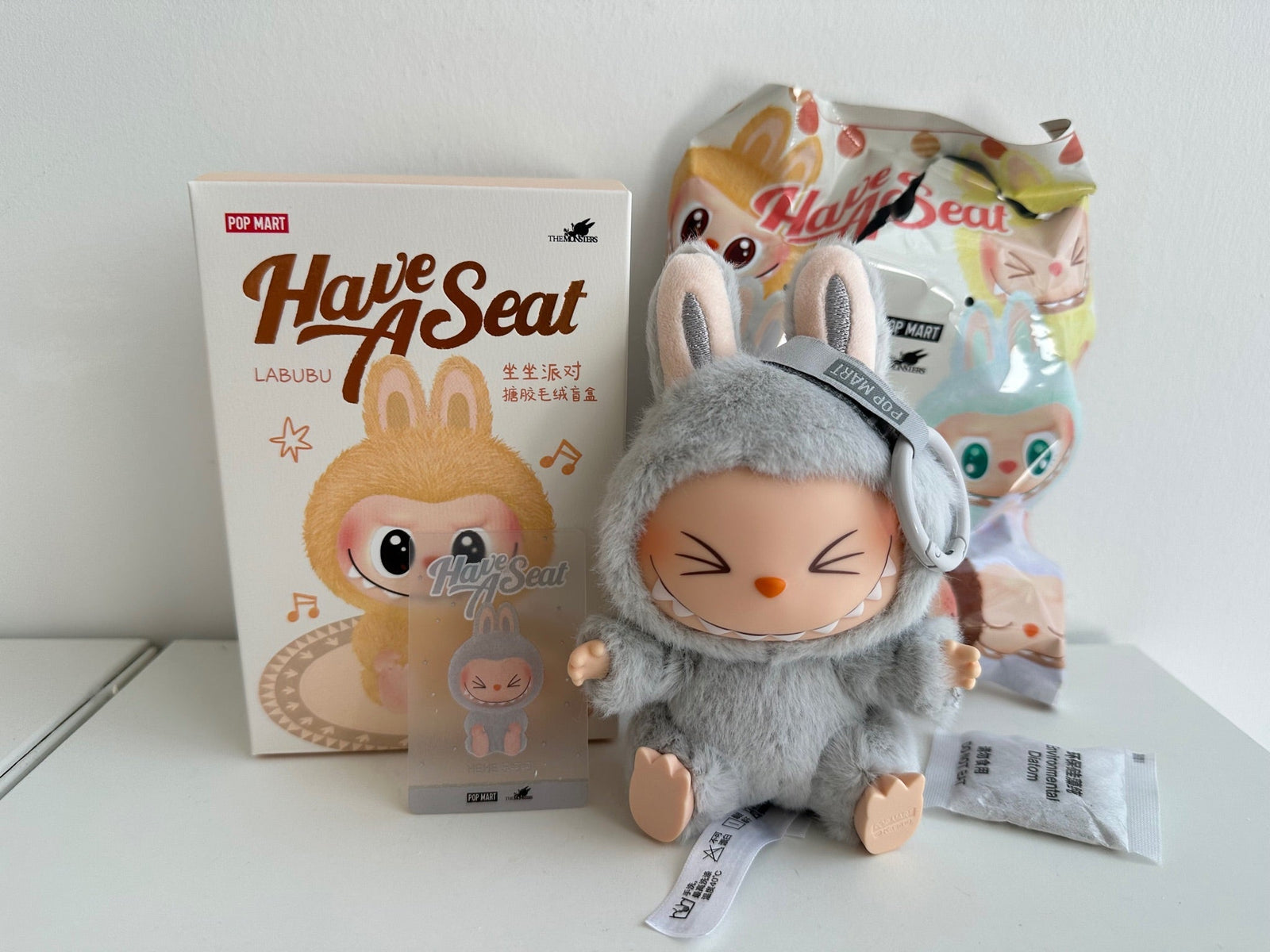 HEHE - LABUBU The Monsters Macaron Have a seat limited 2nd generation figure by POP MART - 2