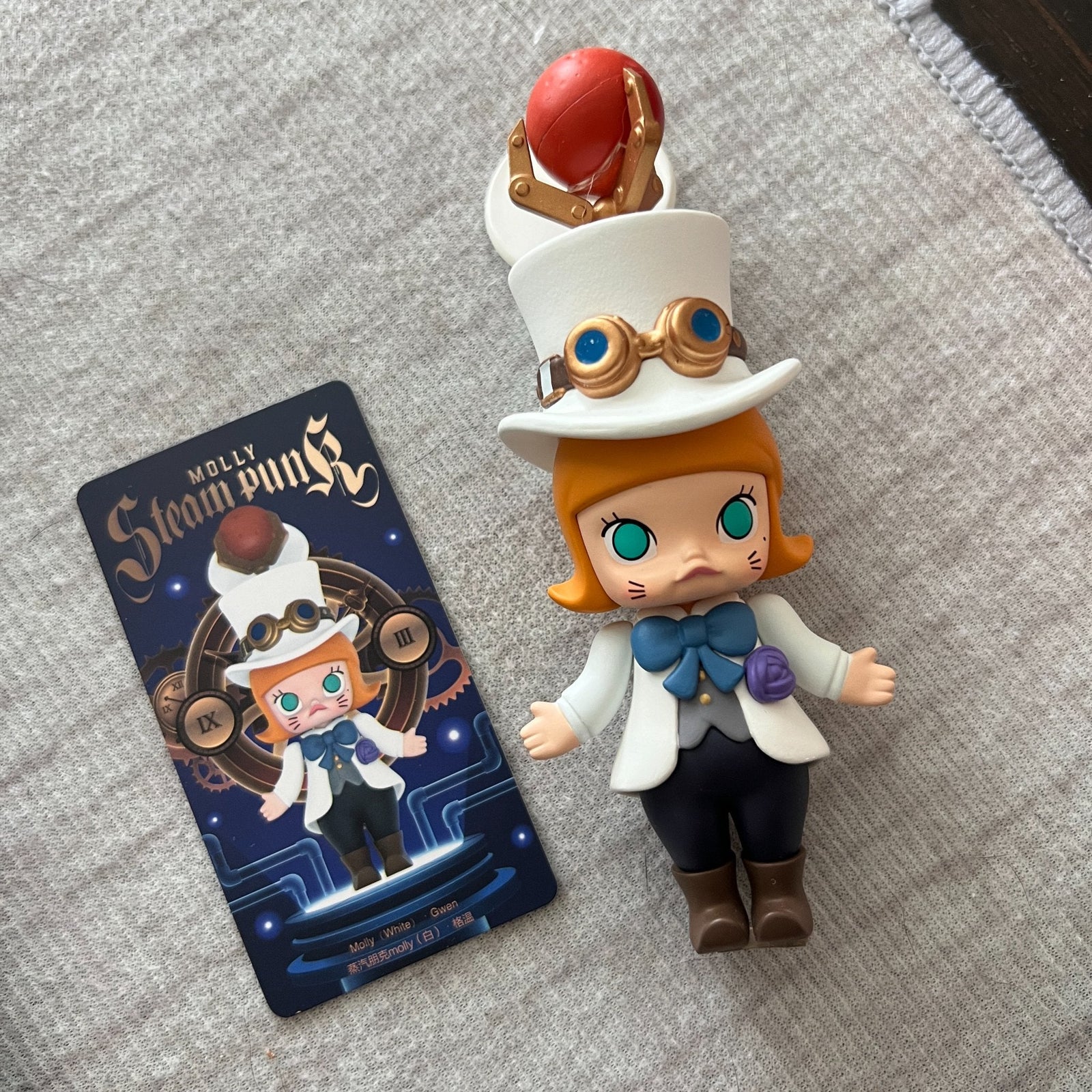 MOLLY WHITE GWEN- MOLLY STEAM PUNK - POPMART - 1