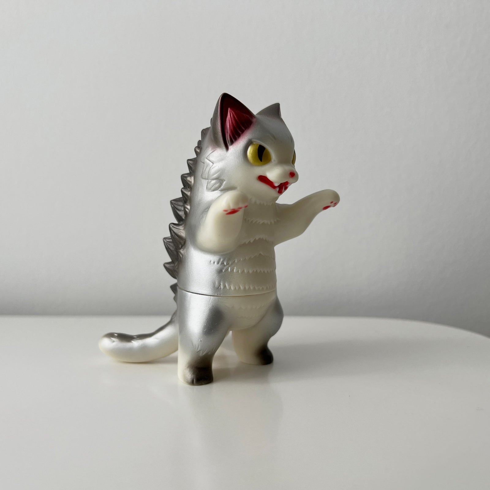 KONATSUYA - Gold eyes silver back Negora - 4