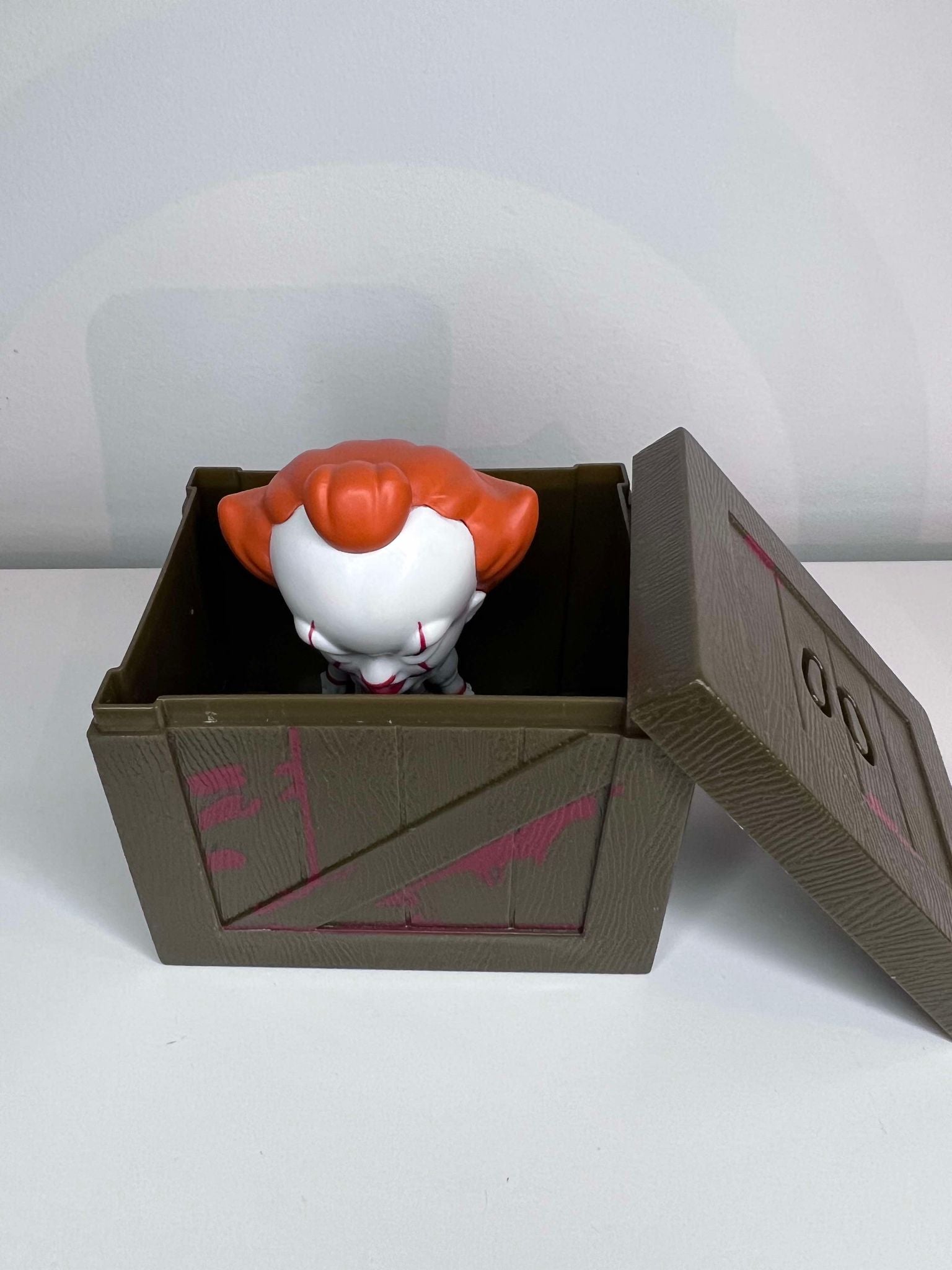 Smols Culturefly Horror Figure IT Chapter 2 Pennywise With Crate - 2