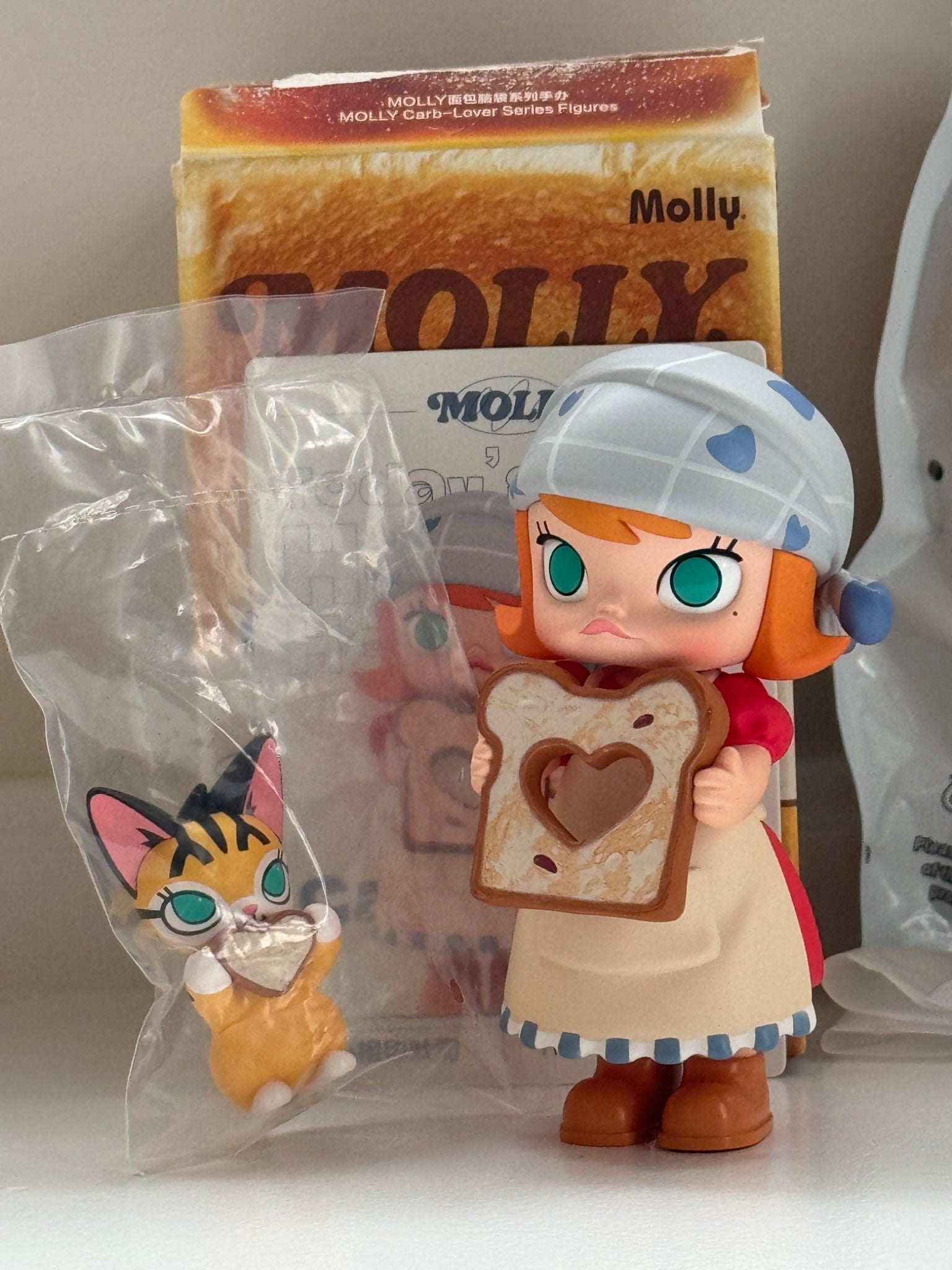 Heart to heart toast - Molly Crab Lover by POP MART - 2