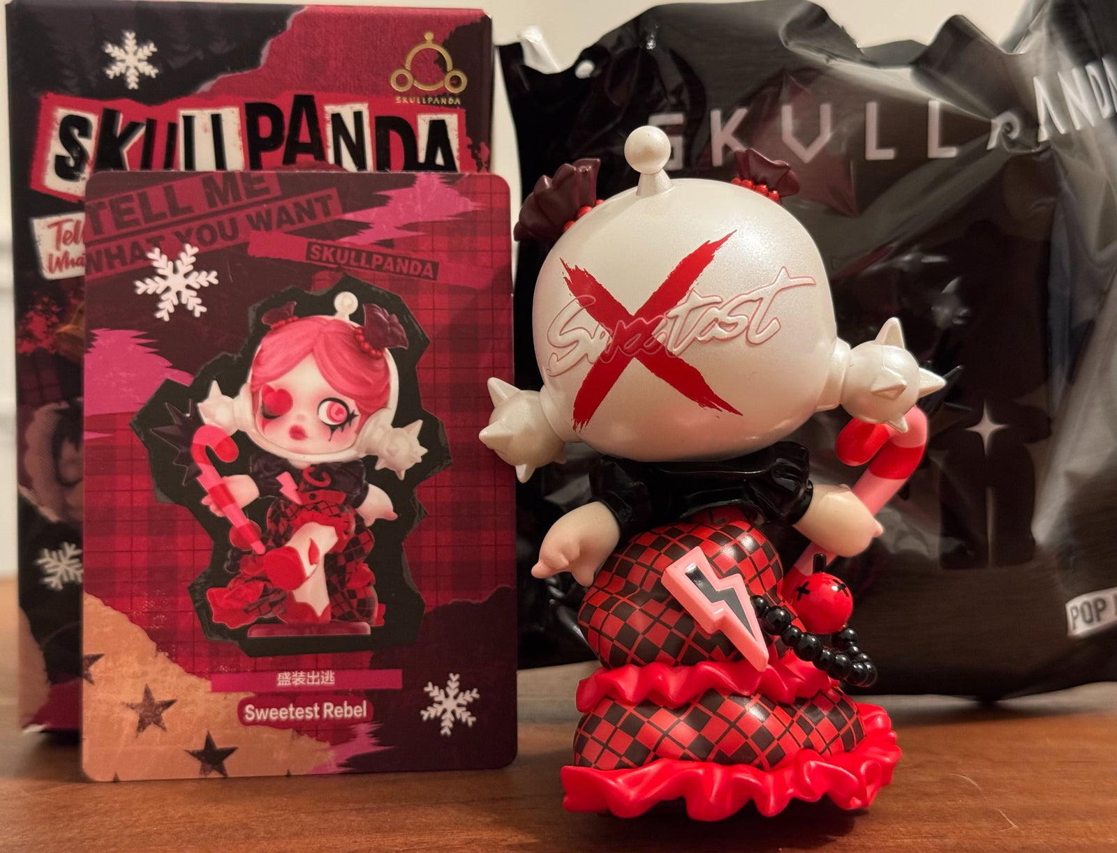Sweetest Rebel - SKULLPANDA Tell Me What You Want Series by POP MART - 2