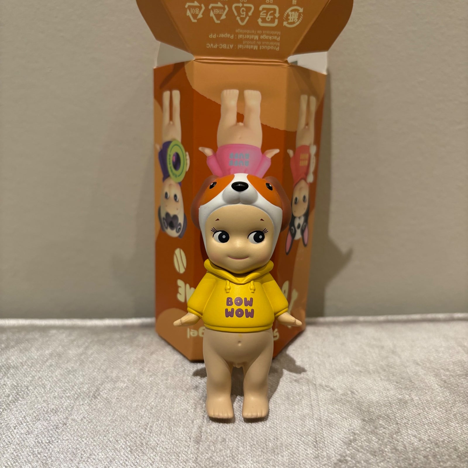 Beagle - Dog Time Series by Sonny Angel - 1