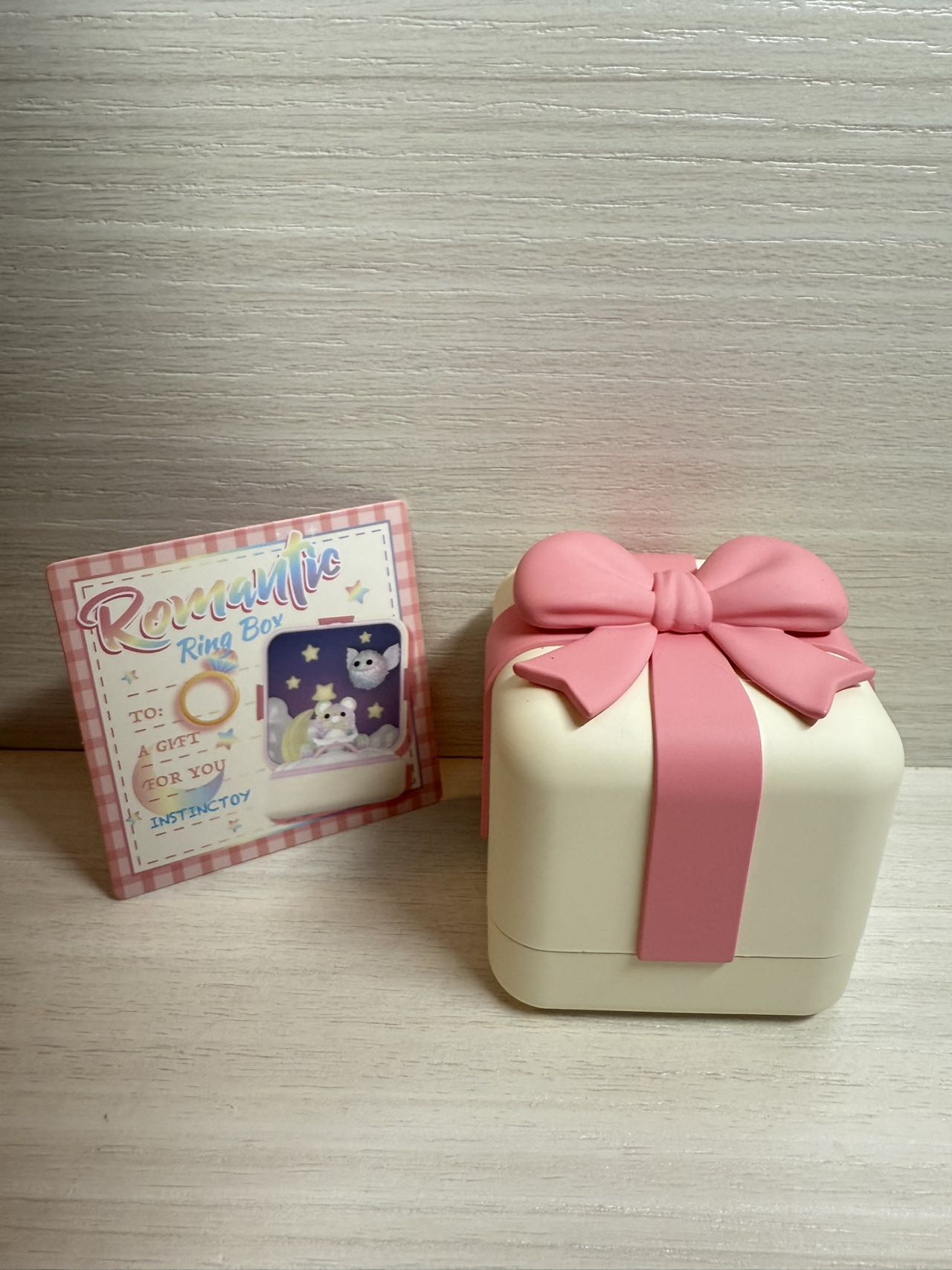 Instinctoy (glow in dark) - Popmart Romantic Ring Box Series 1 - 2