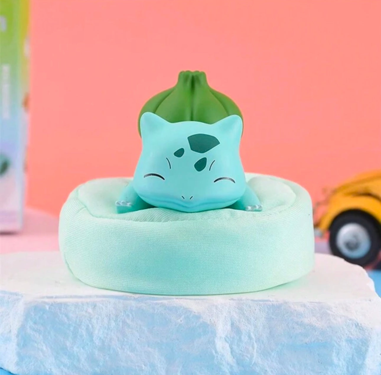 Sleeping Bulbasaur Pokémon Figurine - 2