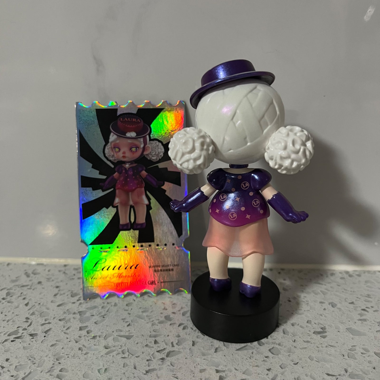 Vampire Mousse Cake (Variant) - Laura Sweet Monster series - Toy City