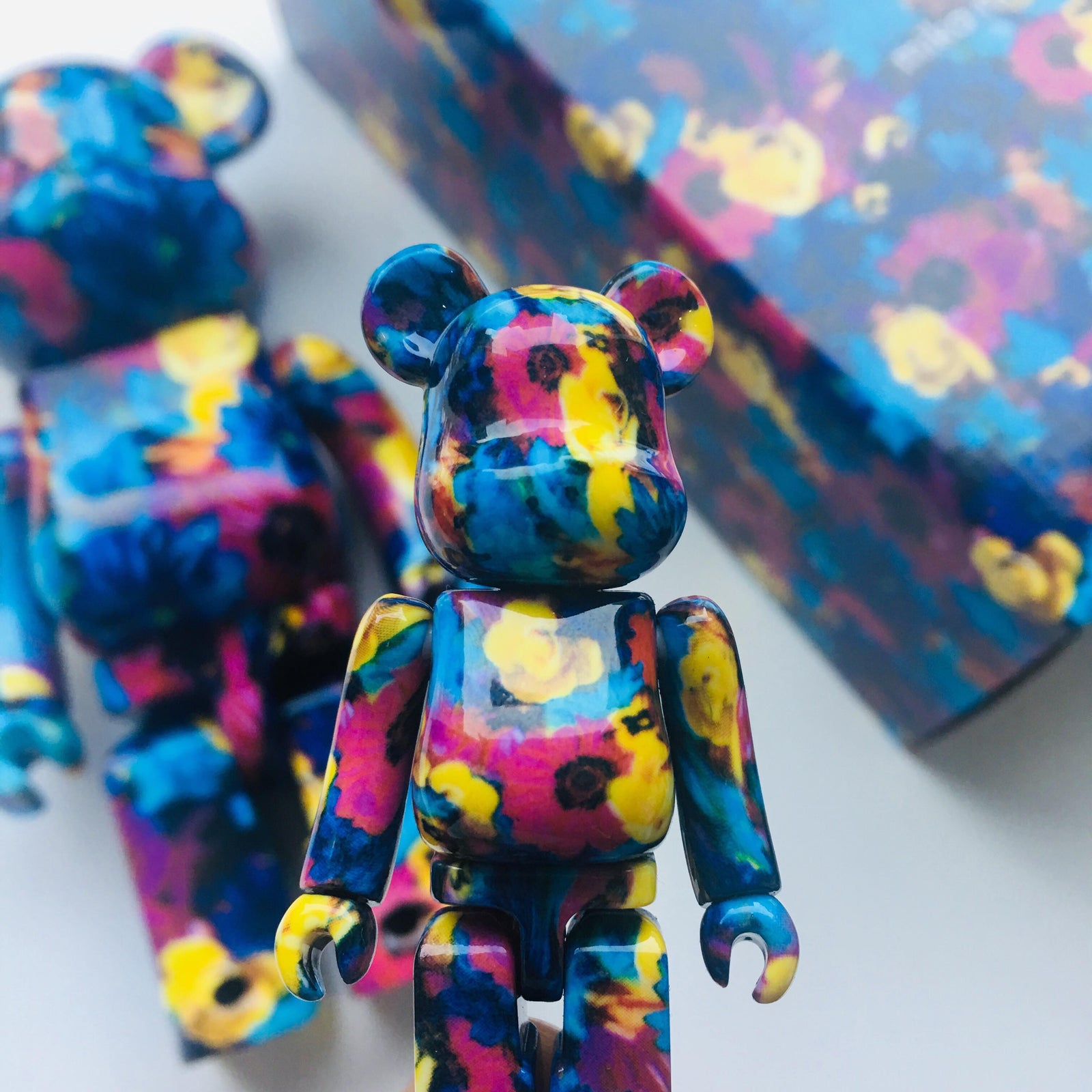 Mika Ninagawa Anemone 100% + 400% Bearbrick Set from Medicom Toy