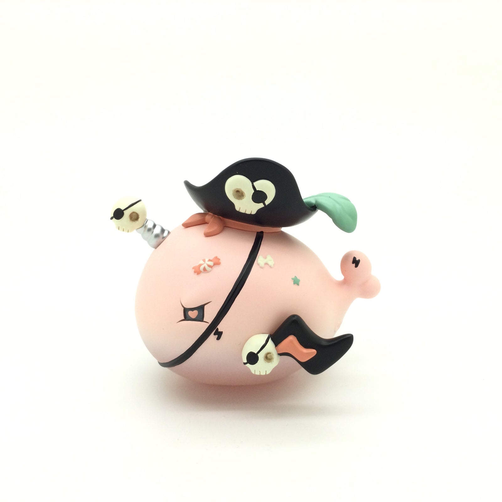 Pirate Umi Whale by Himotchi Toys