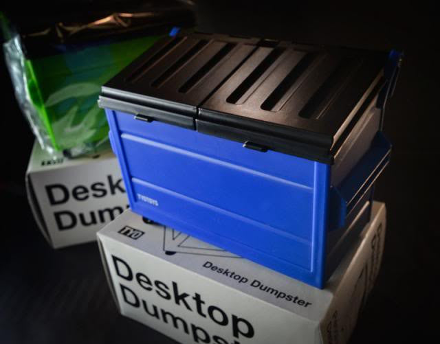 Blue Desktop Dumpster by TYOToys - Mindzai - 2