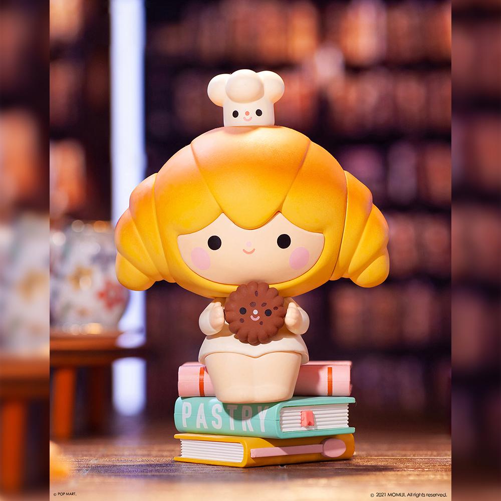 Momiji Book Shop Blind Box Series by POP MART