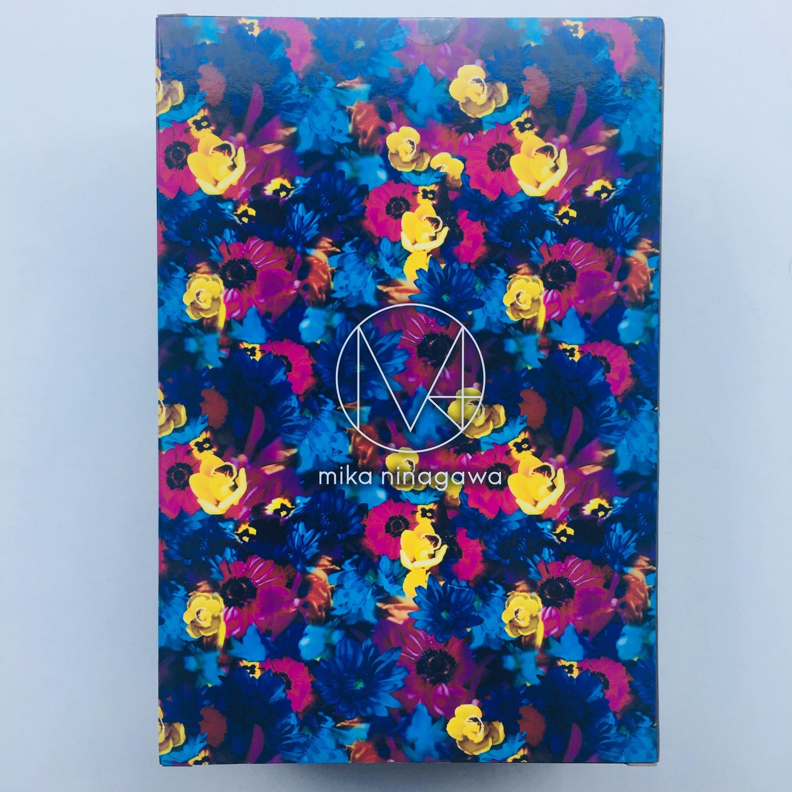 Mika Ninagawa Anemone 100% + 400% Bearbrick Set from Medicom Toy