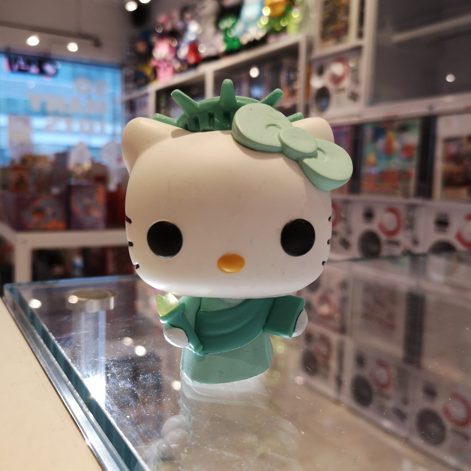 Hello Kitty #27 Lady Liberty POP! (NY Comic Con 2019 Exclusive - Out of box) by Funko