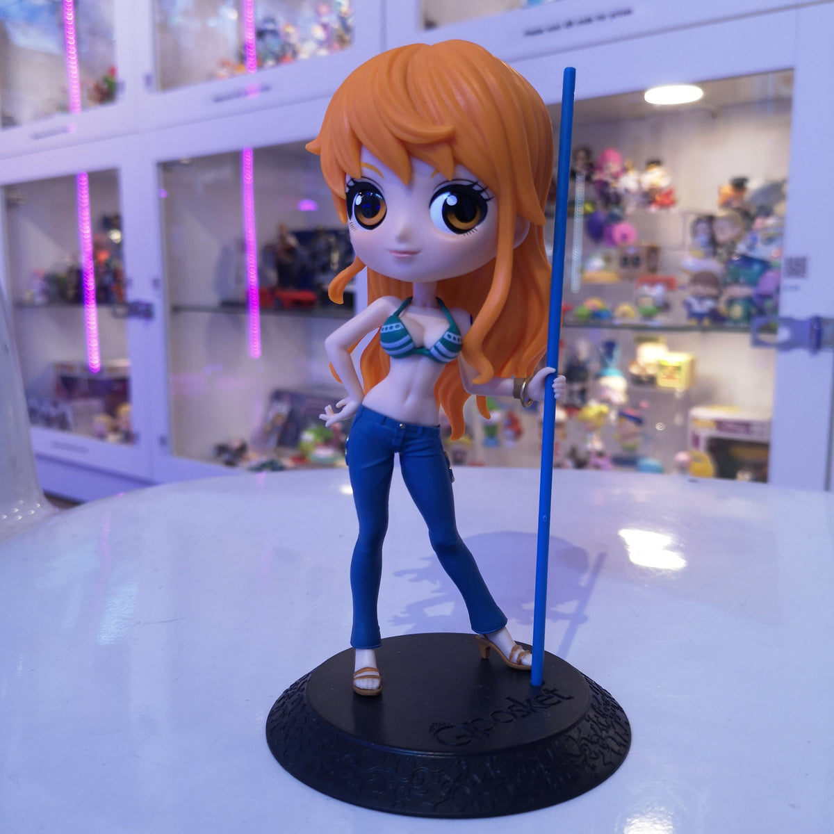 Nami - One Piece Figure by Qposket