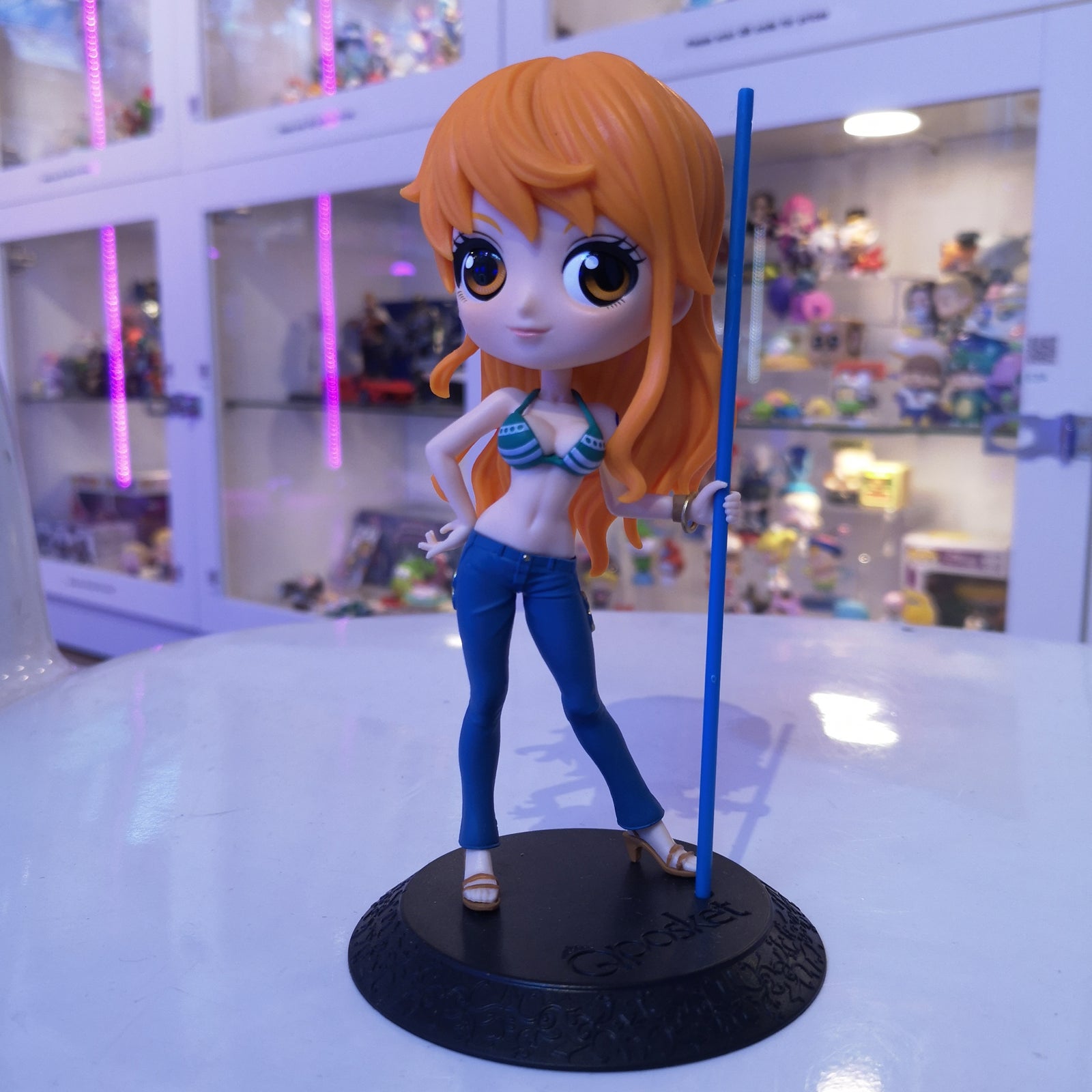 Nami - One Piece Figure by Qposket