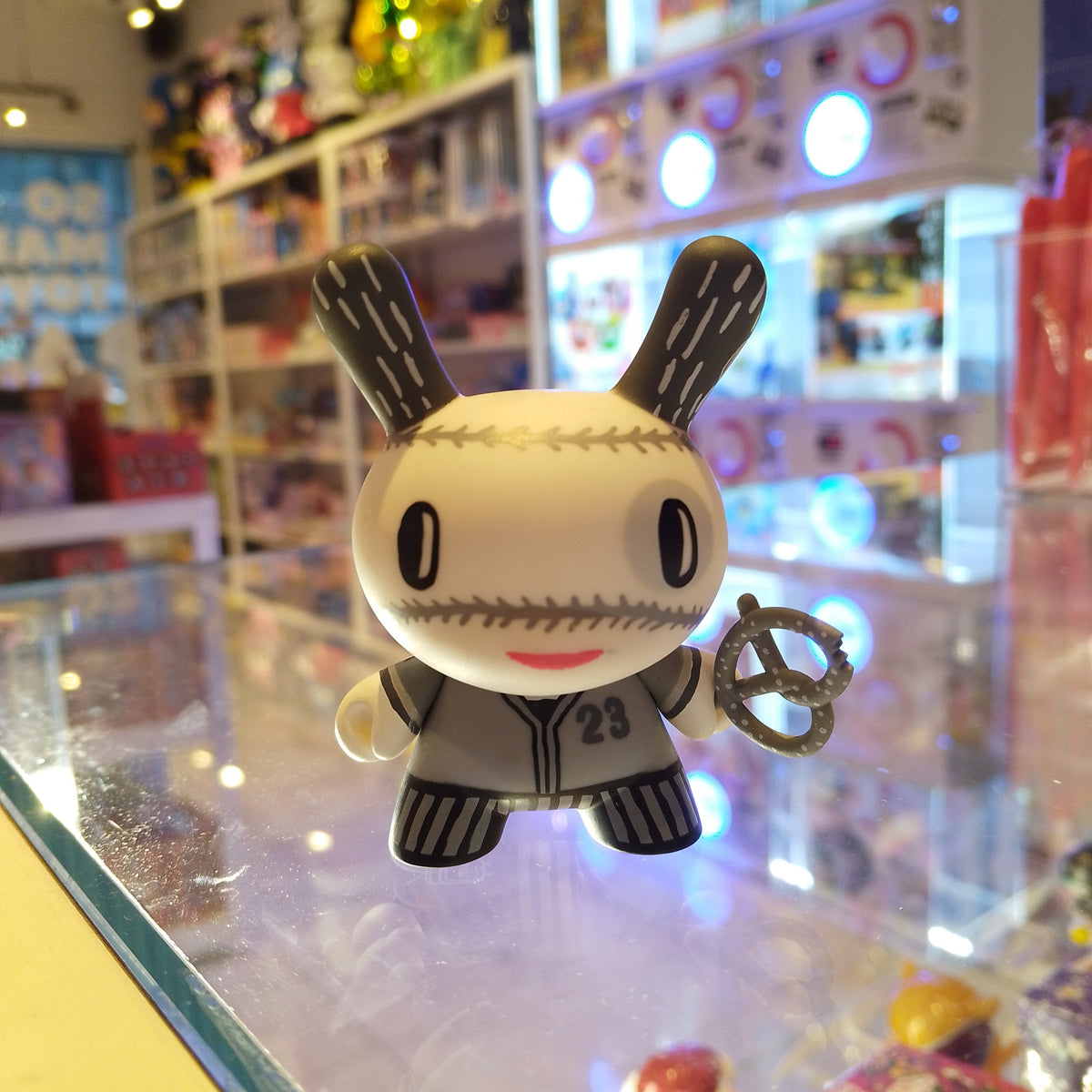 Aaron Meshon Dunny - 2tone Dunny Series by Kidrobot - 1