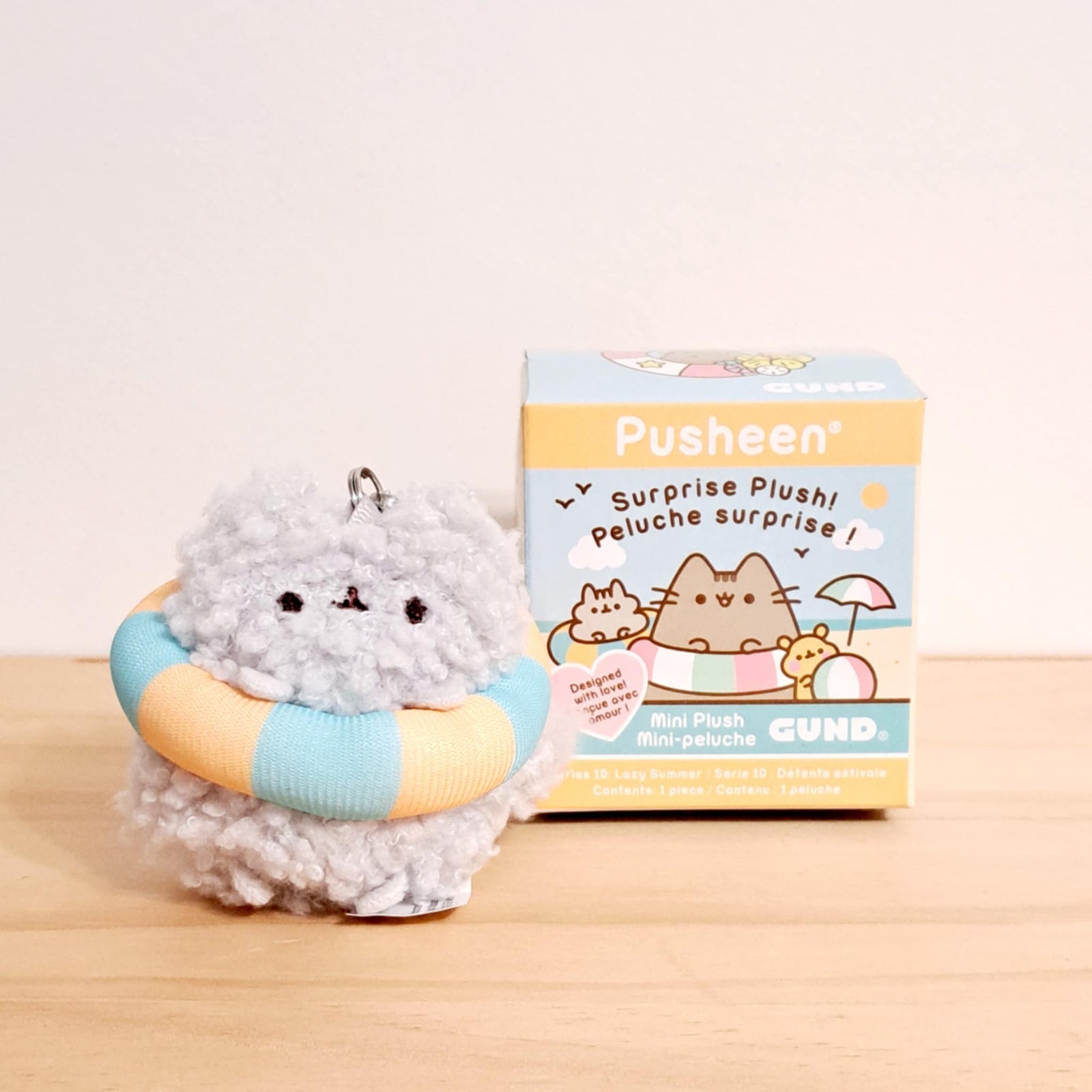 Stormy with floaty - Pusheen Surprise Plush! Series 10: Lazy Summer - Gund