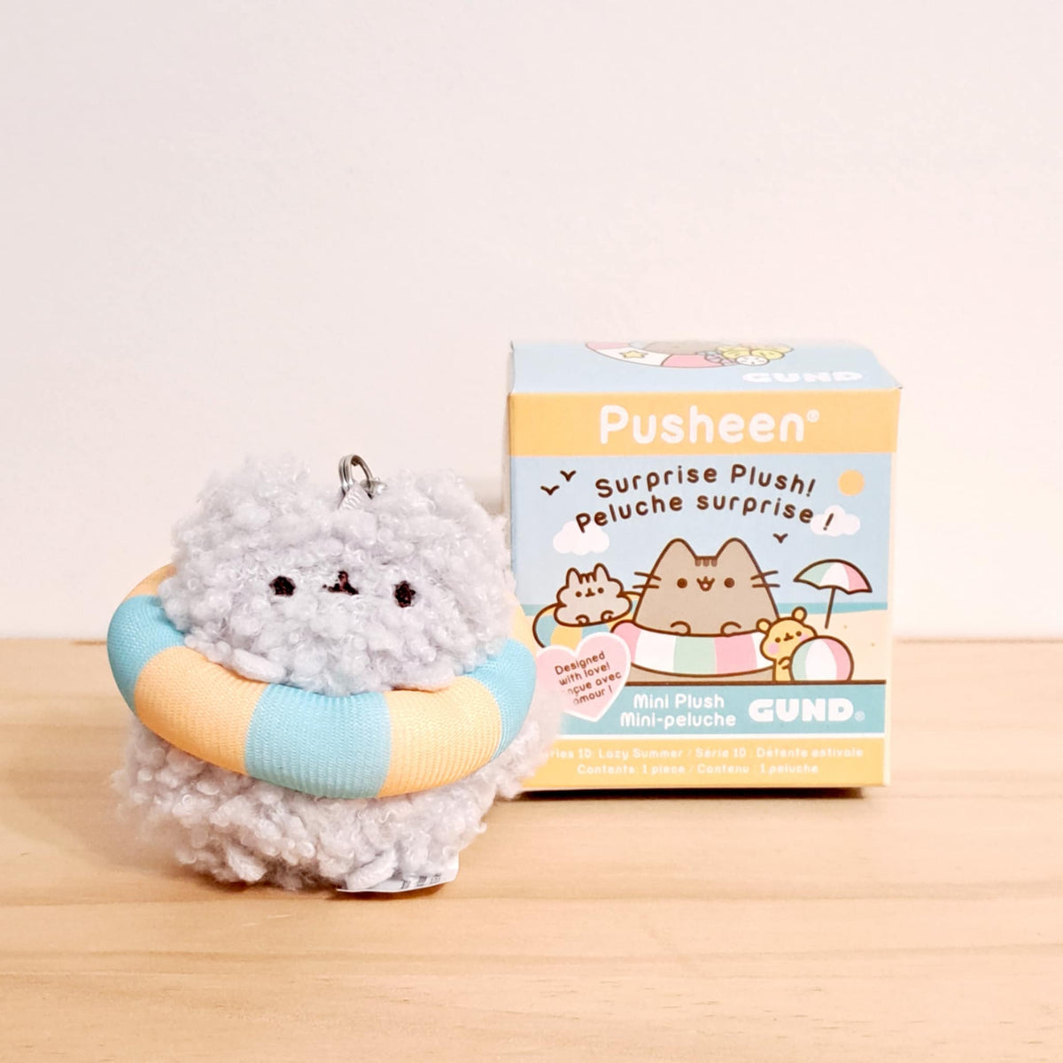 Stormy with floaty - Pusheen Surprise Plush! Series 10: Lazy Summer - Gund