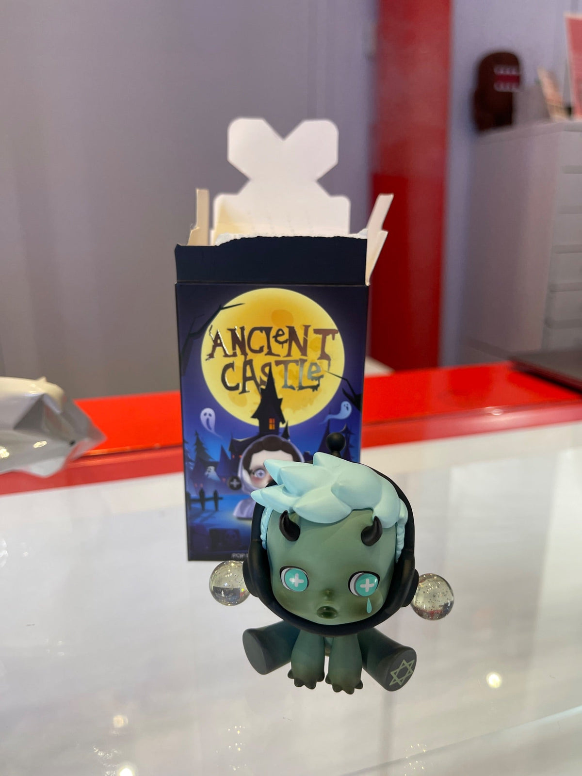 Gargoyle Ancient Castle by Skullpanda x Pop Mart - 1