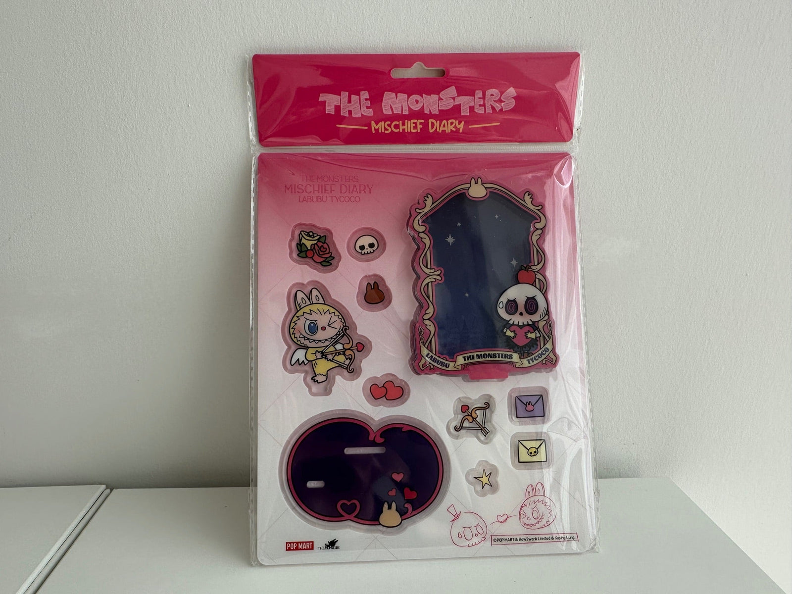 LABUBU photo frame valentines limited by POP MART - 1