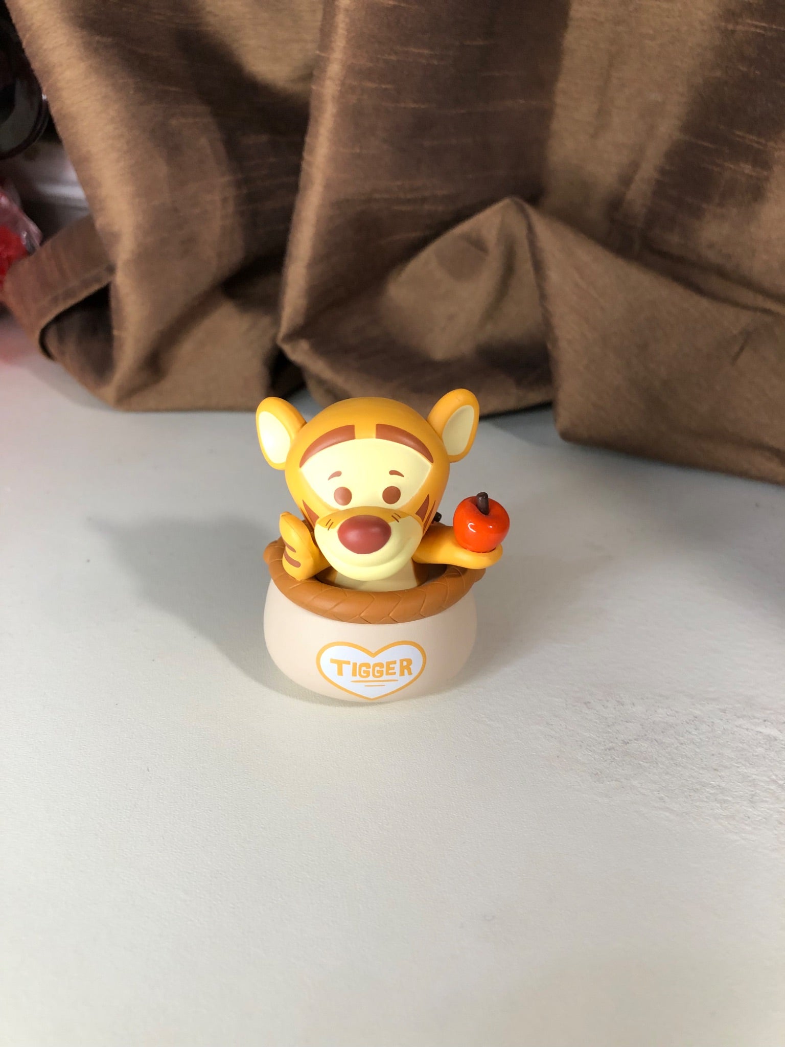 Disney Winnie The Pooh Take Me On A Trip Series - Tigger [Miniso] - 1