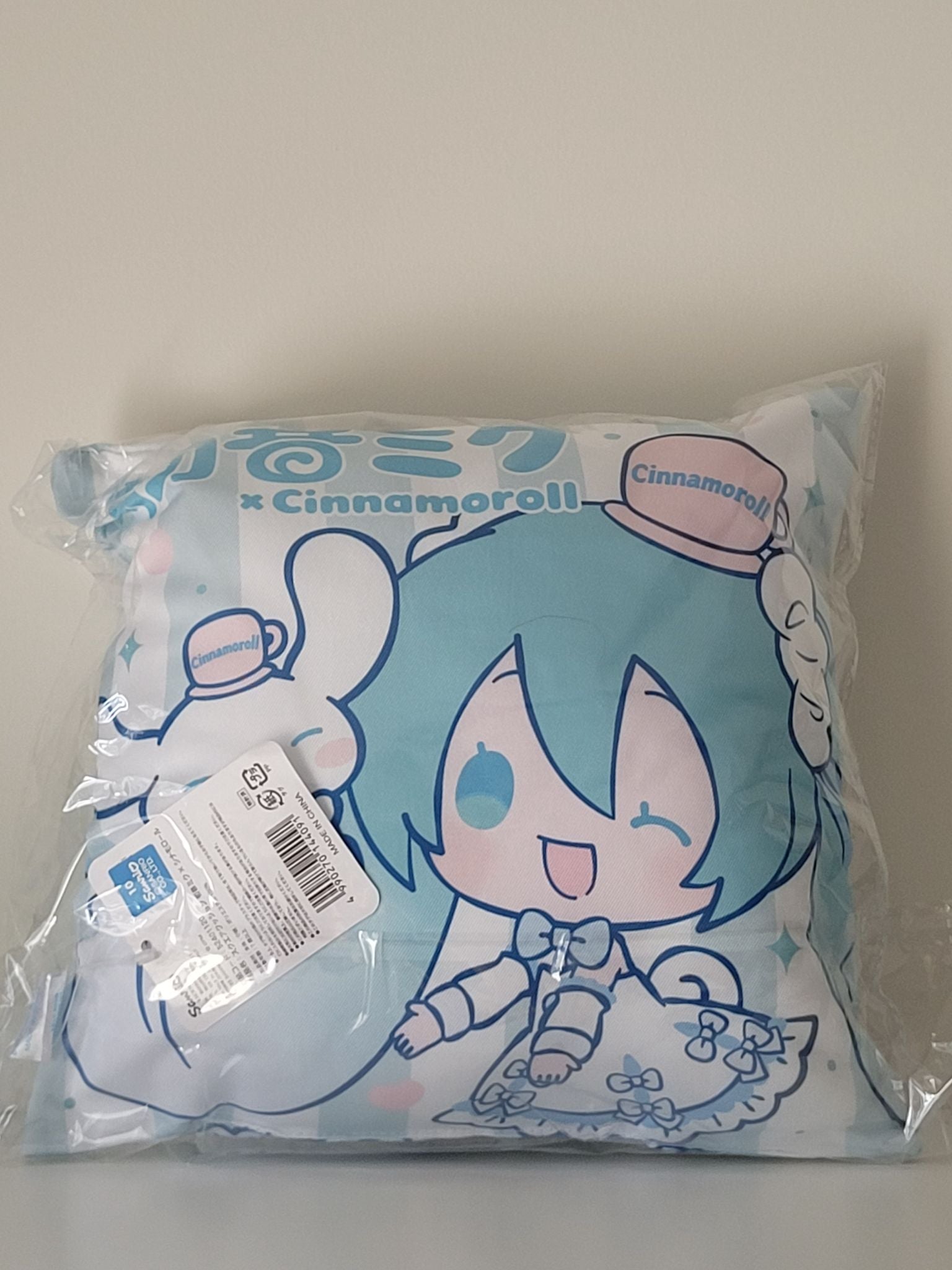 Hatsune Miku x Cinnamoroll Double side Cushion - 1