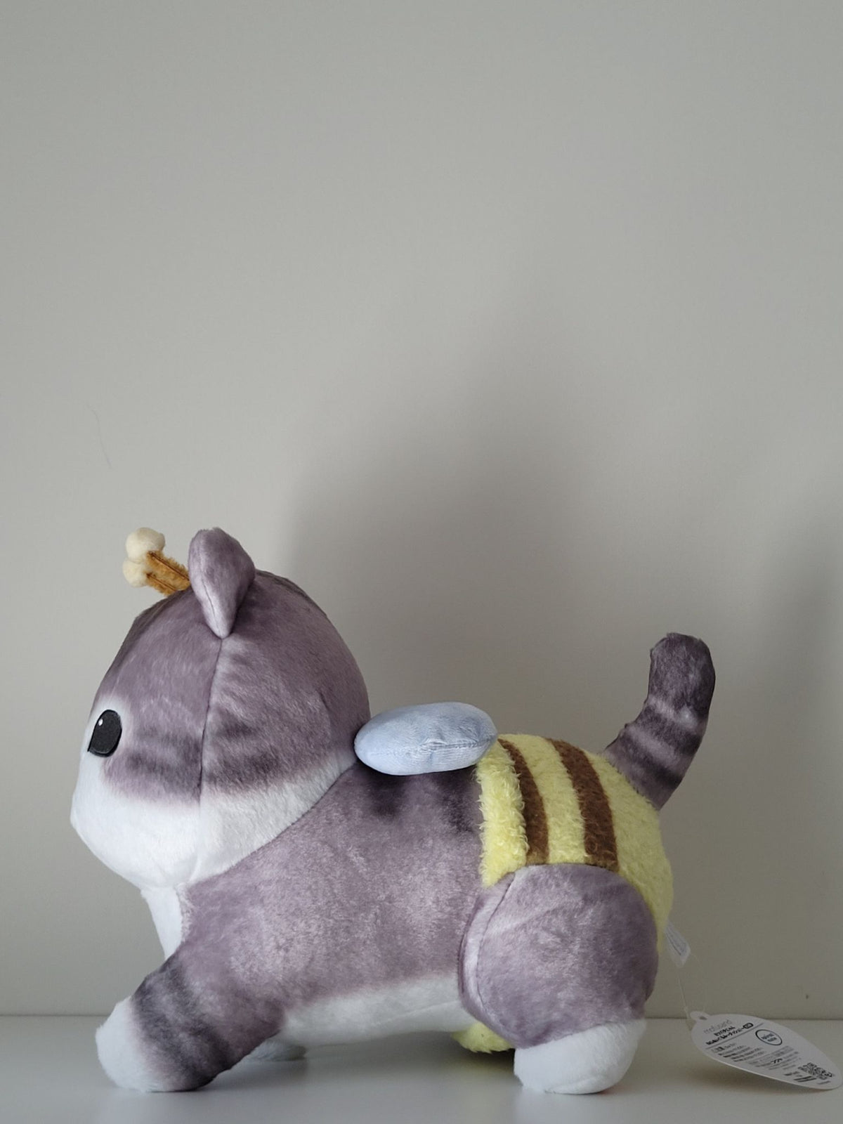 Mofusand - Bee Cat Running Pose Large 30cm Plushie - 4