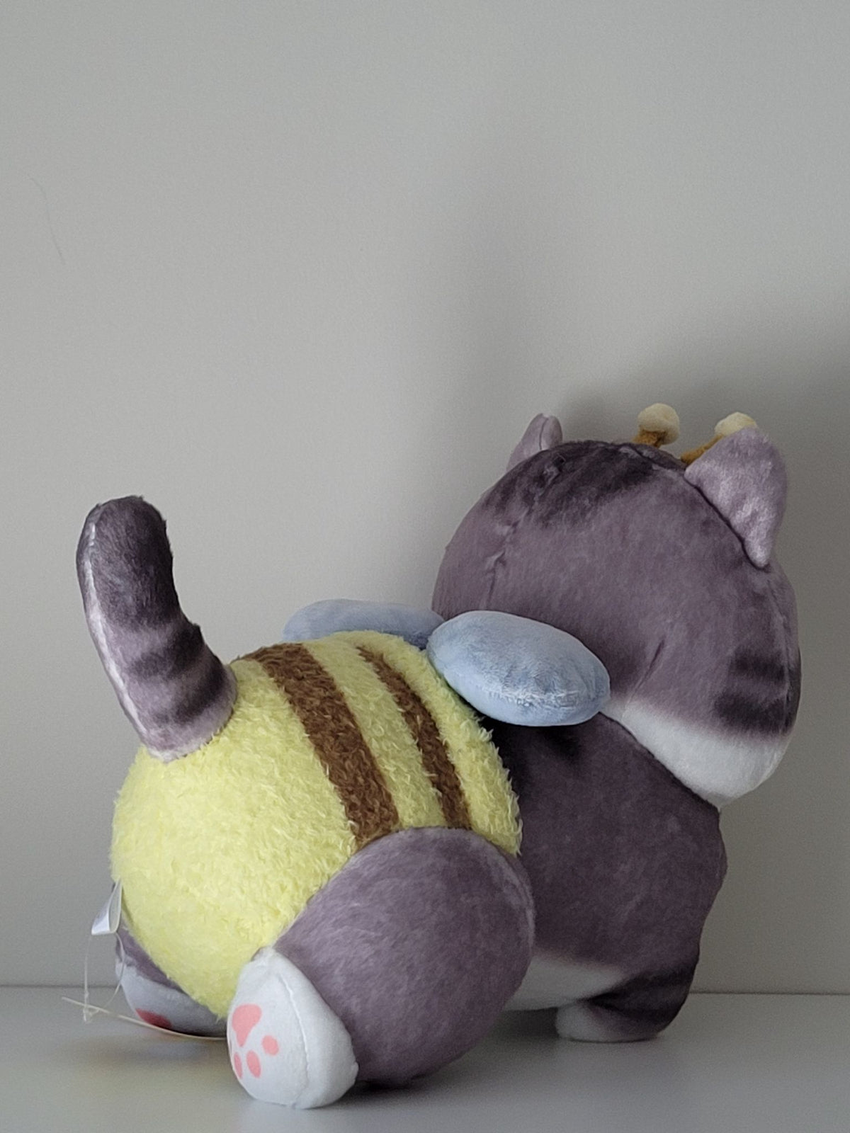 Mofusand - Bee Cat Running Pose Large 30cm Plushie - 6