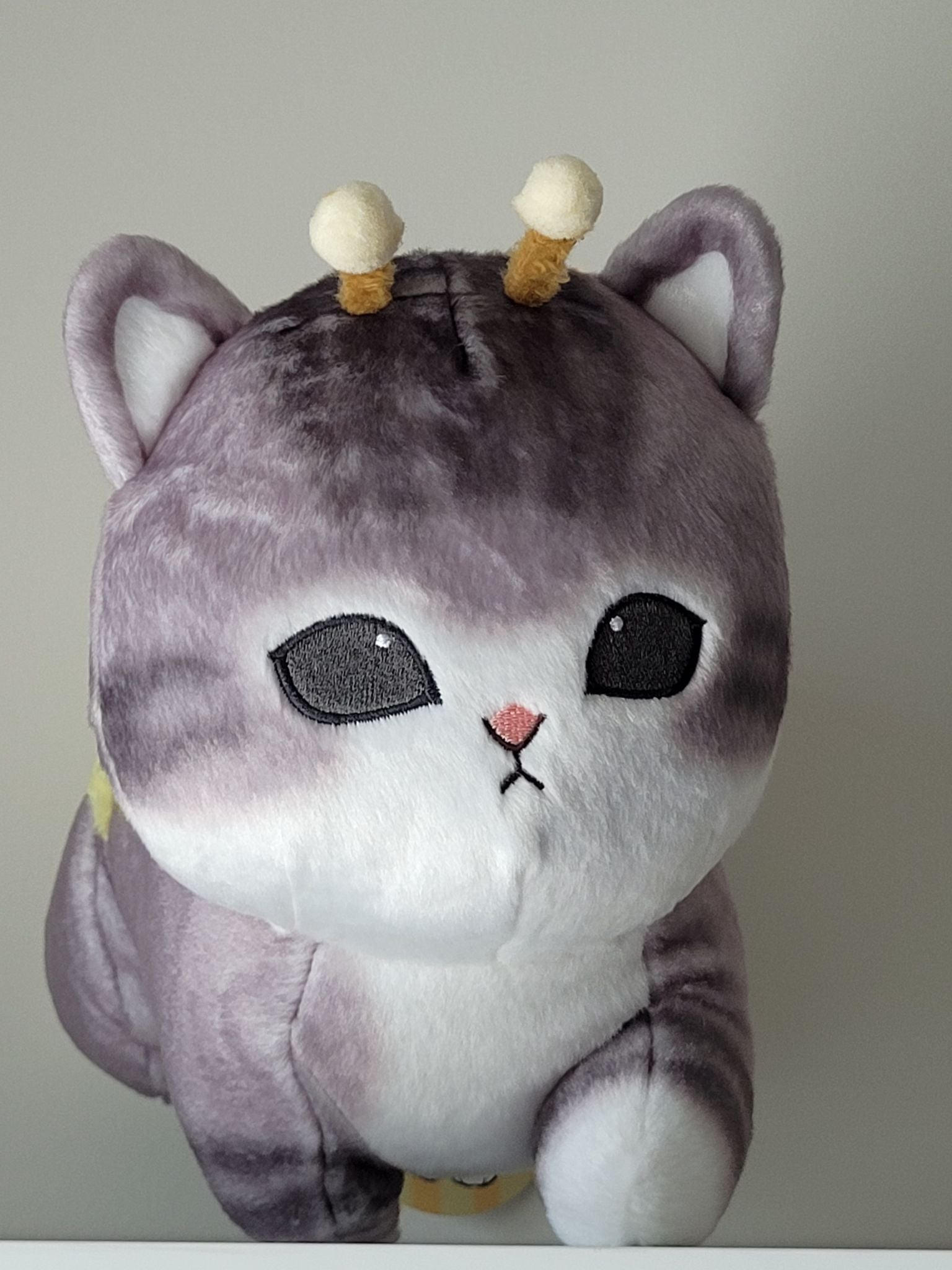 Mofusand - Bee Cat Running Pose Large 30cm Plushie - 5