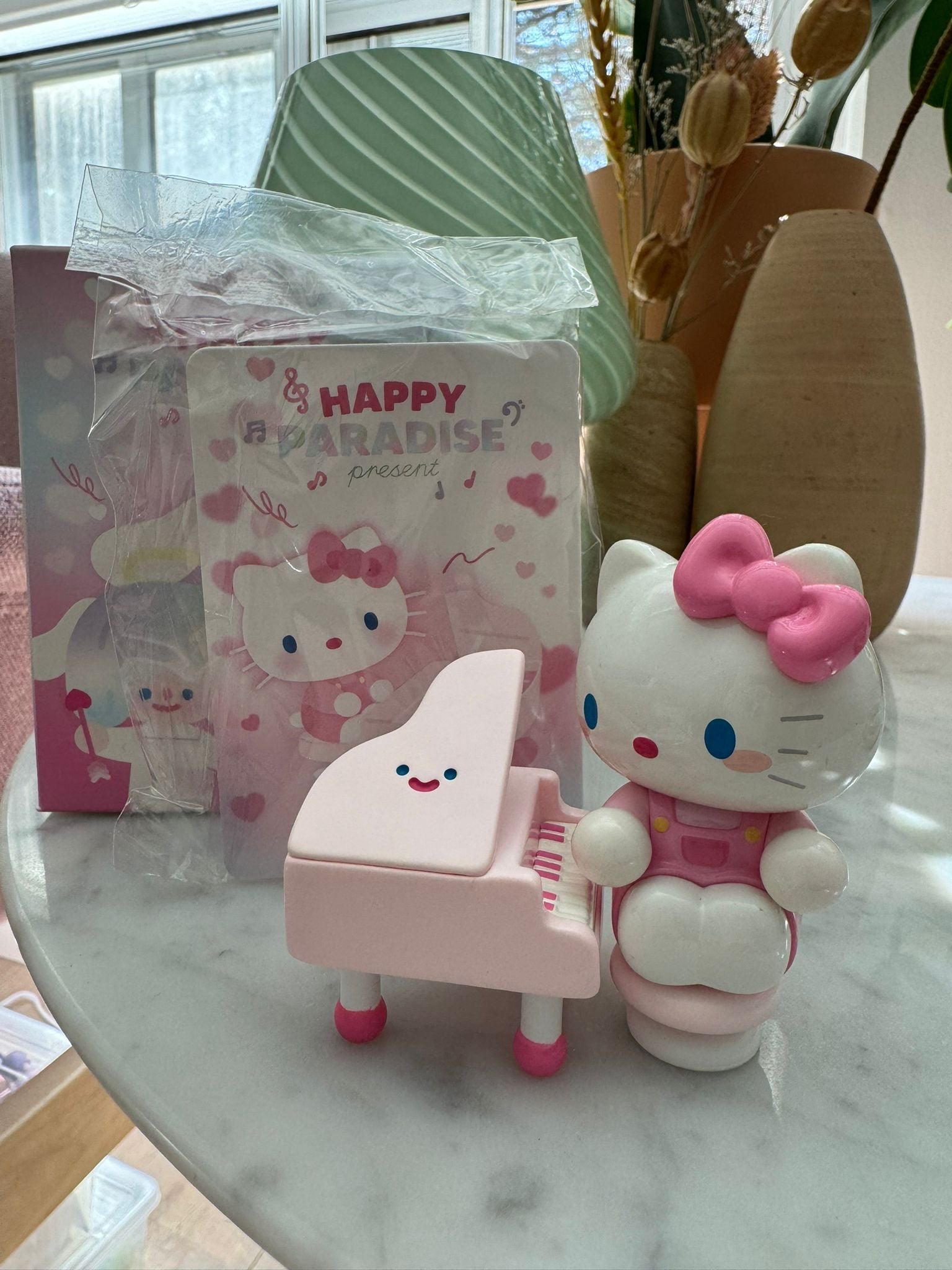 Rico x Sanrio Happy Paradise Pianist Hello Kitty - 1