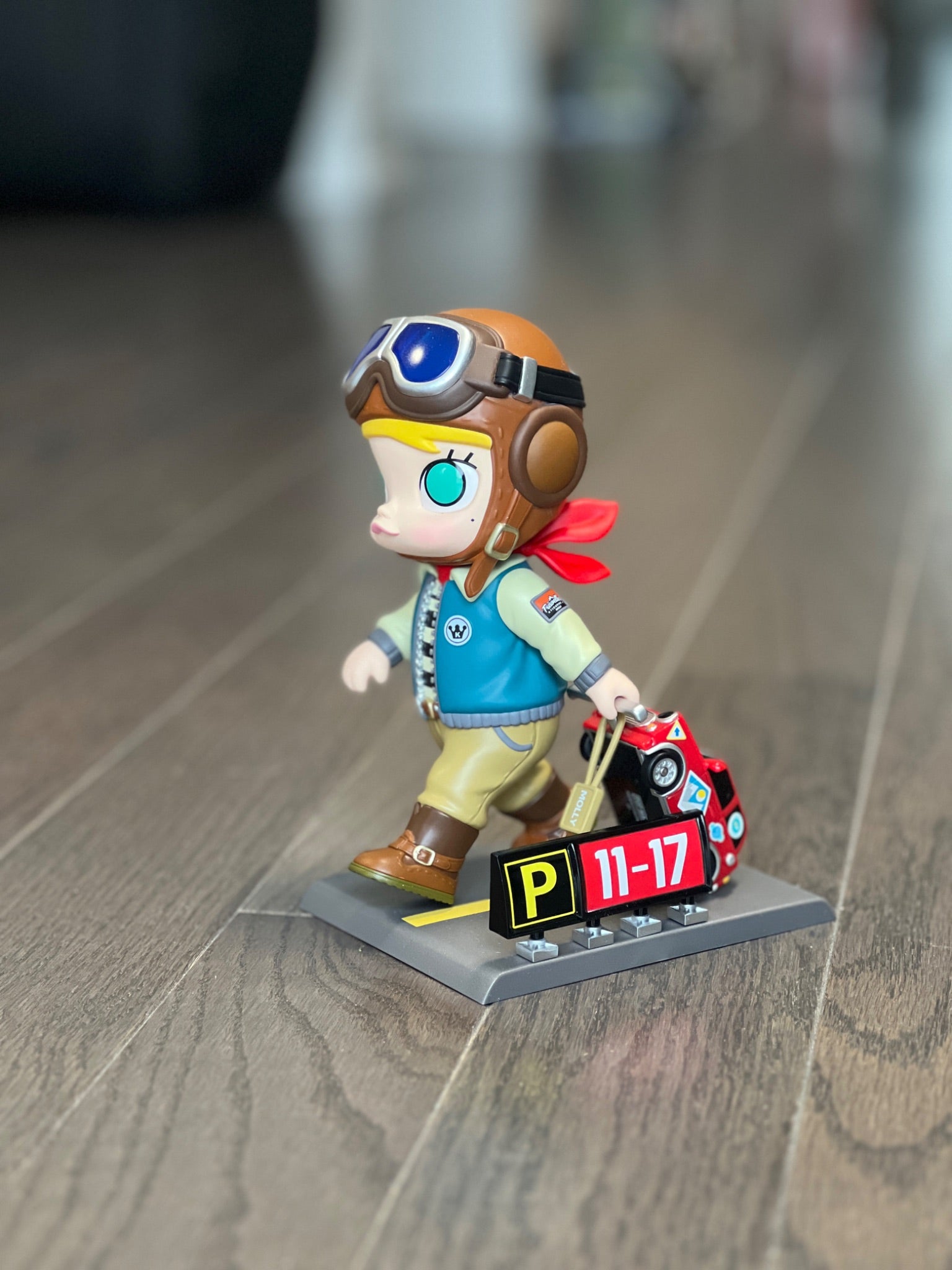 POP MART TRAVELLER フィギュア Pop Mart Molly Traveller Figurine - Mindzai Toy Shop