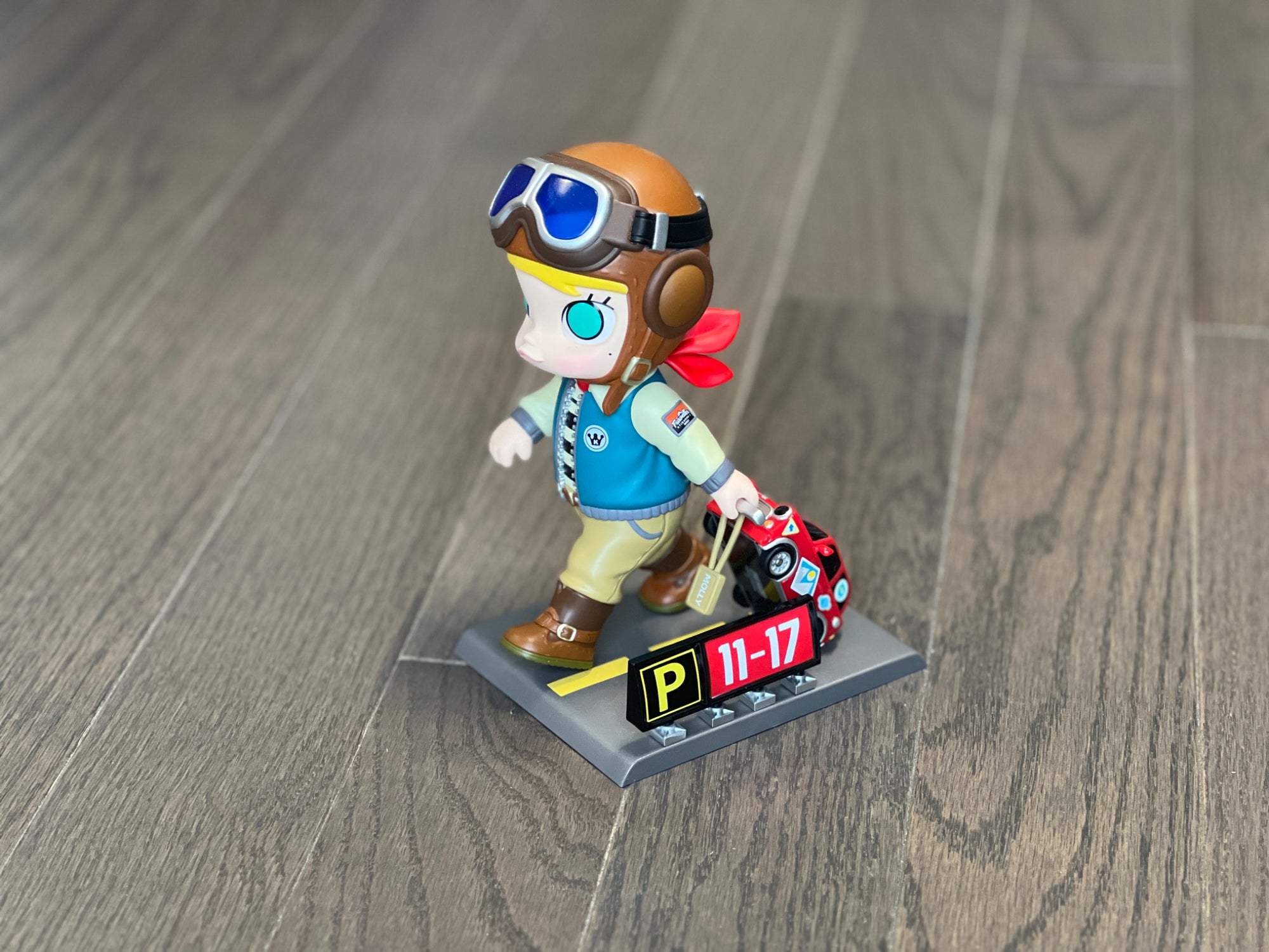 Pop Mart Molly Traveller Figurine - Mindzai Toy Shop