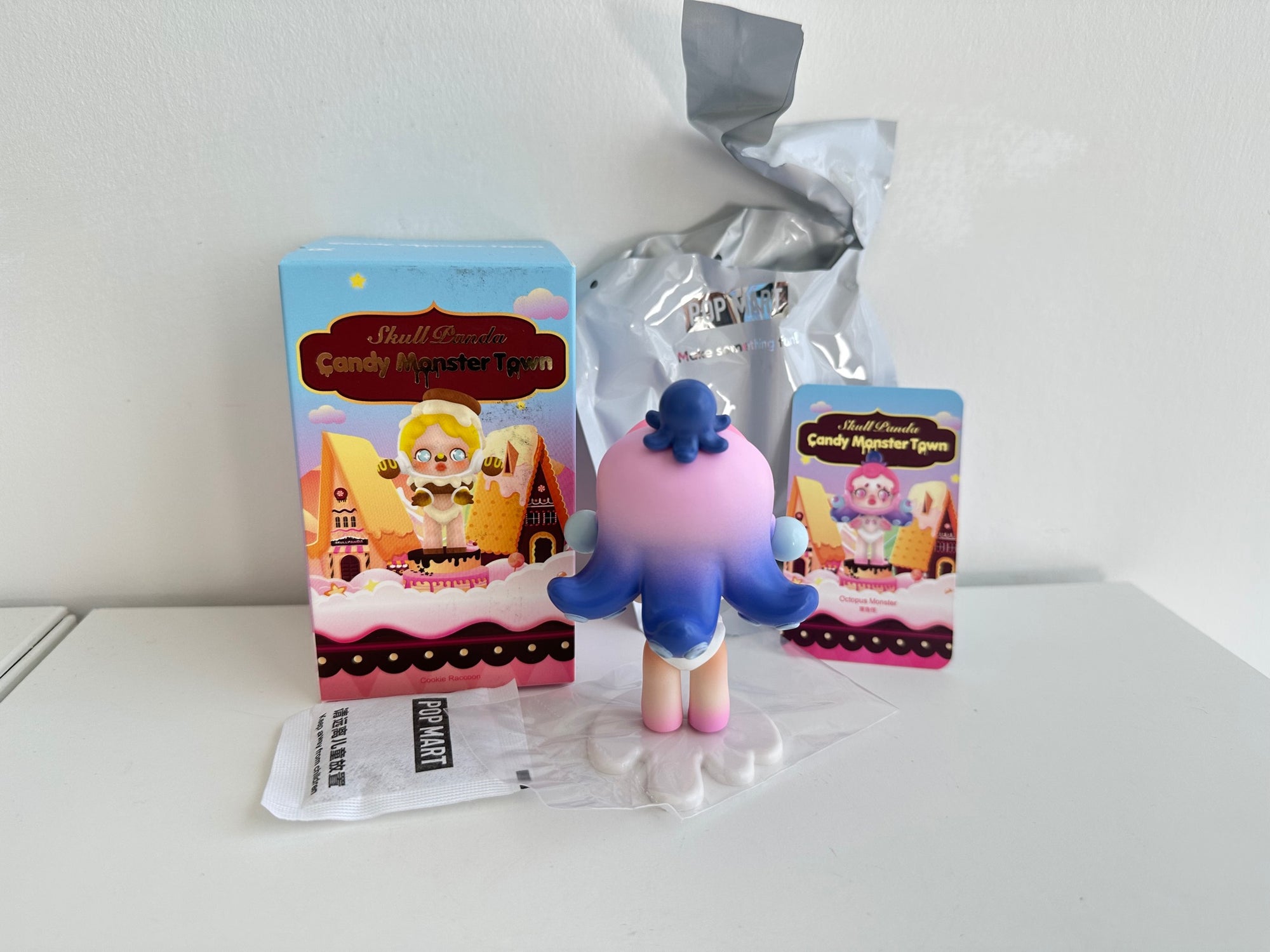 skullpanda CandyMonsterTownシリーズ AUTHENTIC SKULLPANDA CANDY MONSTER TOWN SERIES BLIND BOX FIGURE