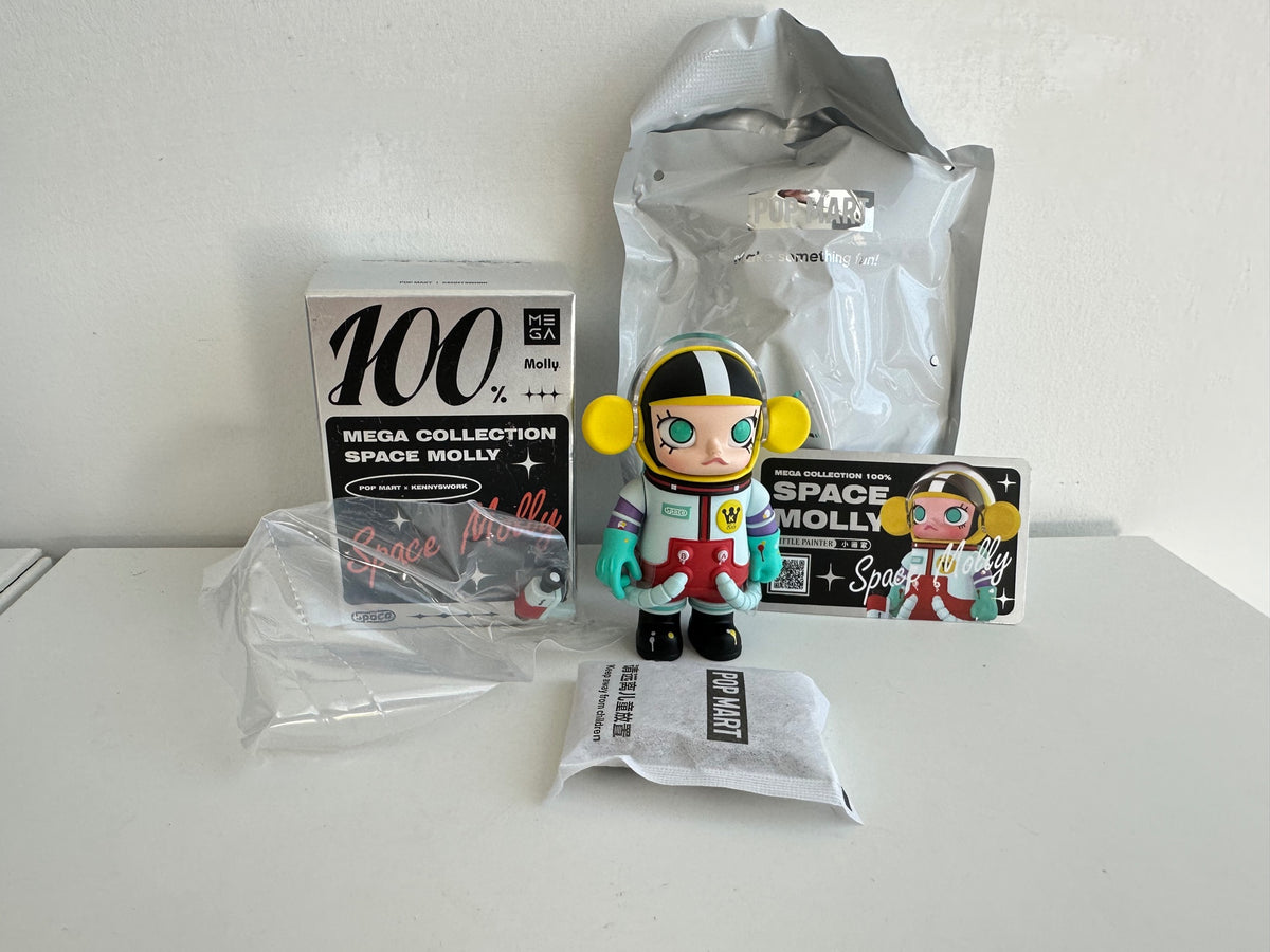 Little Painter - MEGA Collection 100% Space Molly Series 1 Blind Box by POP MART - 2