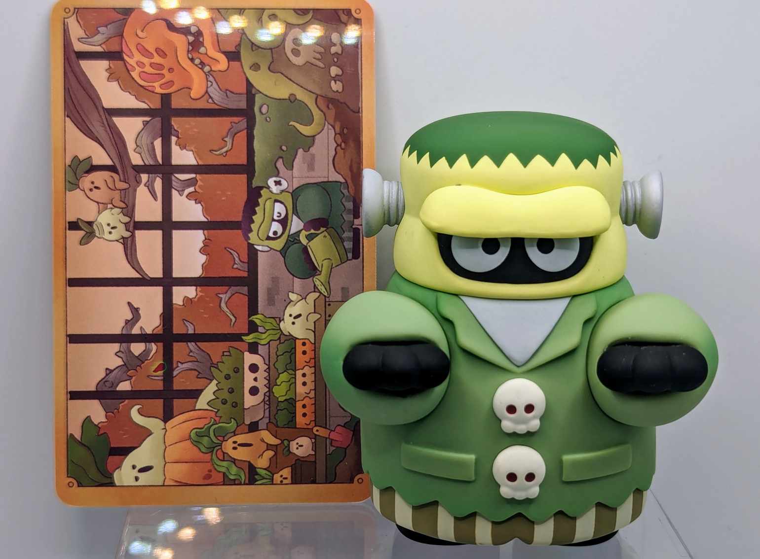 Mysterious Gardener - HEYONE Black Carbon Spooks Surprise - TOP TOY - 1