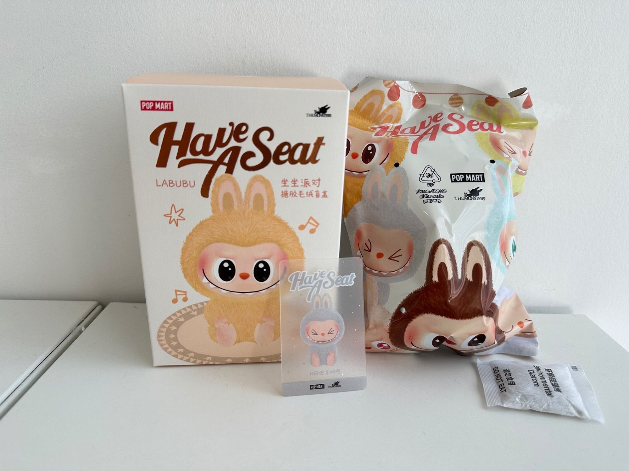 HEHE - LABUBU The Monsters Macaron Have a seat limited 2nd