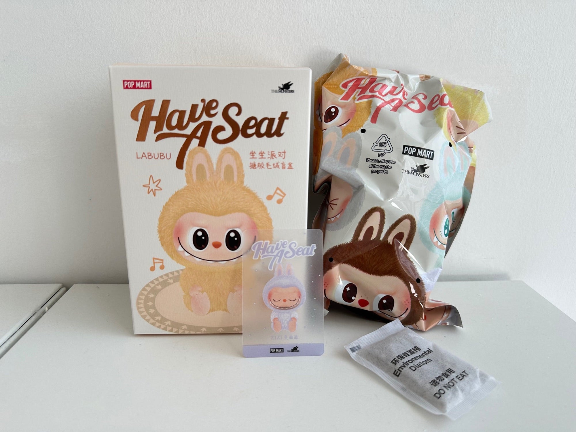 ZIZI - LABUBU The Monsters Macaron Have a seat limited 2nd