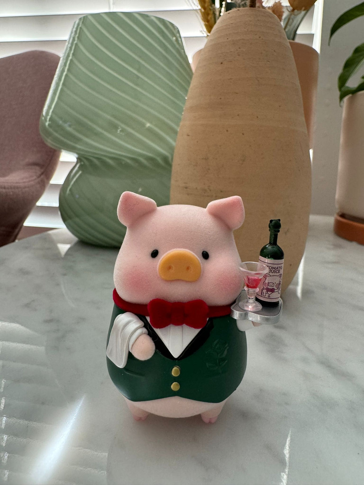 Lulu the pig Restaurant Series Sommelier - 1