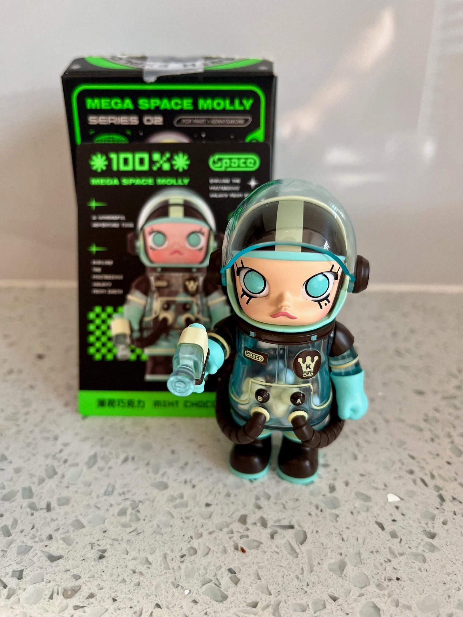 Mint Chocolate - Mega Space Molly 100% - Pop Mart - Mindzai Toy Shop