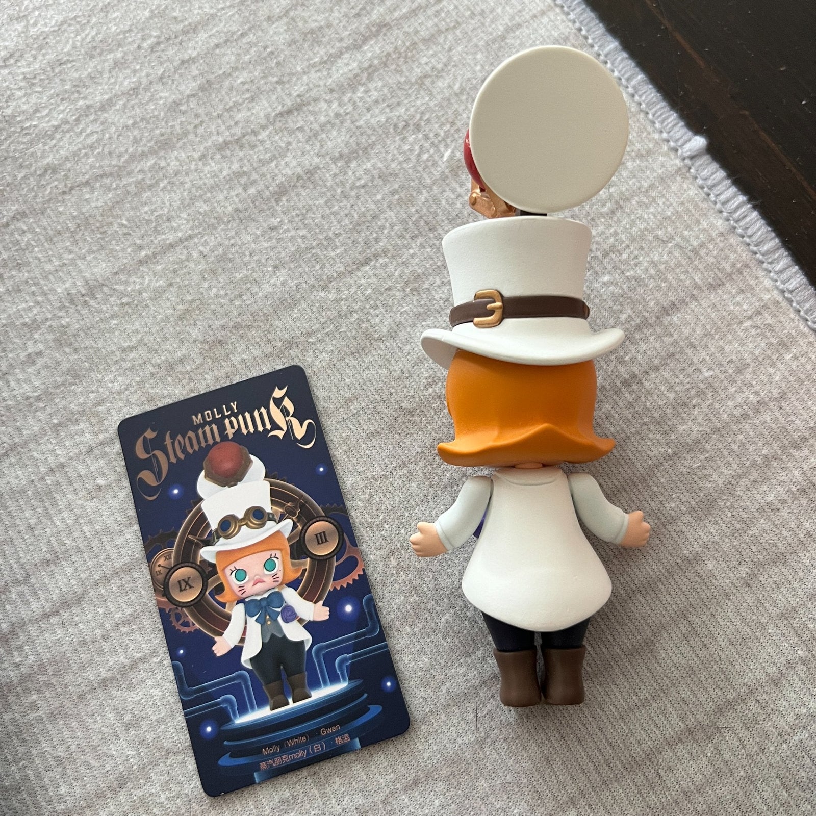 MOLLY WHITE GWEN- MOLLY STEAM PUNK - POPMART - 1