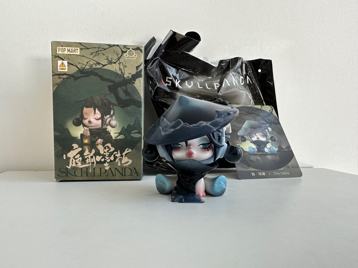 The valley - SKULLPANDA The Ink Plum Blossom Series by POP MART - 2
