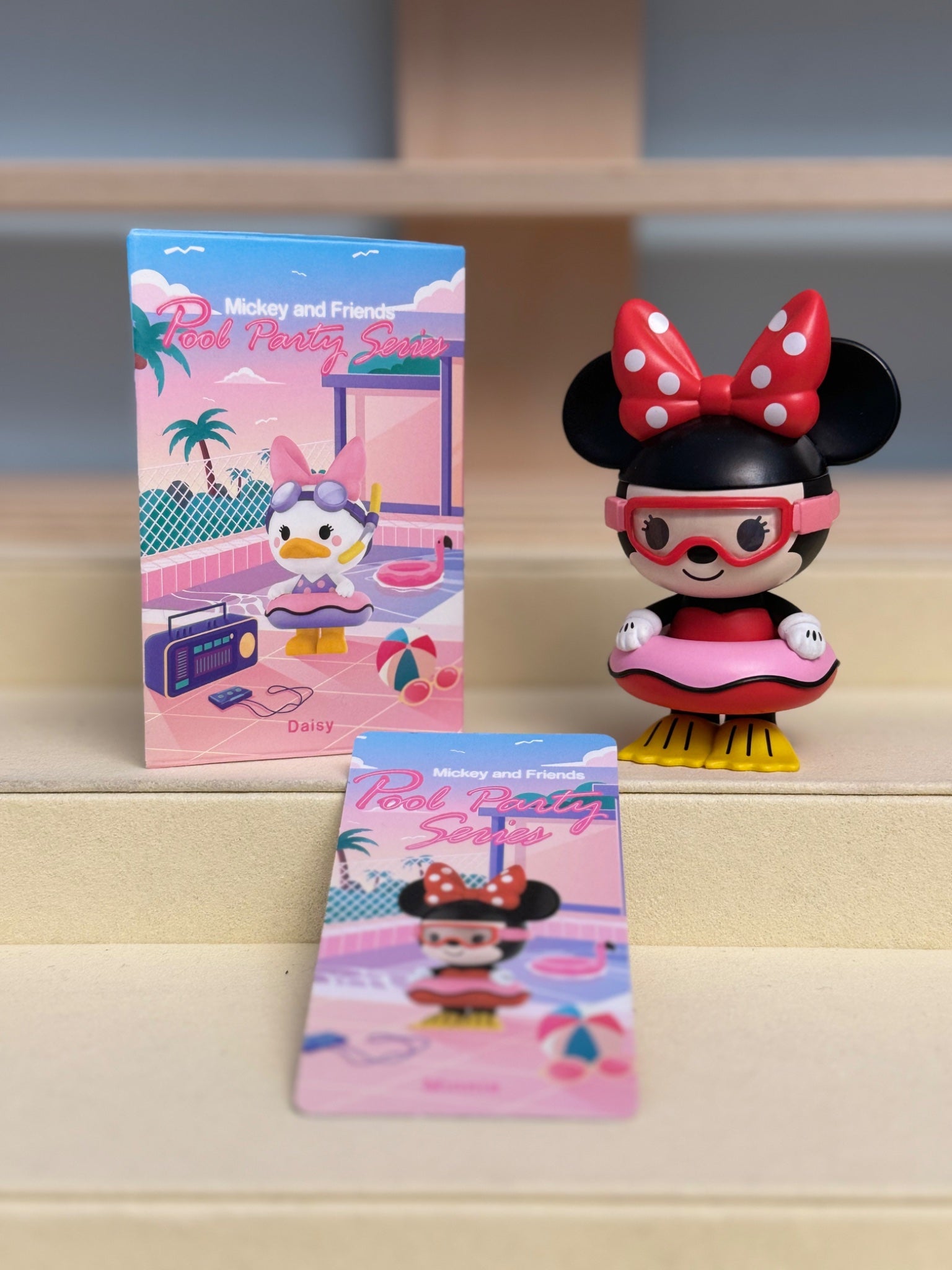 Minnie - Pool Party Series - Mickey and Friends - Pop Mart Disney - 1