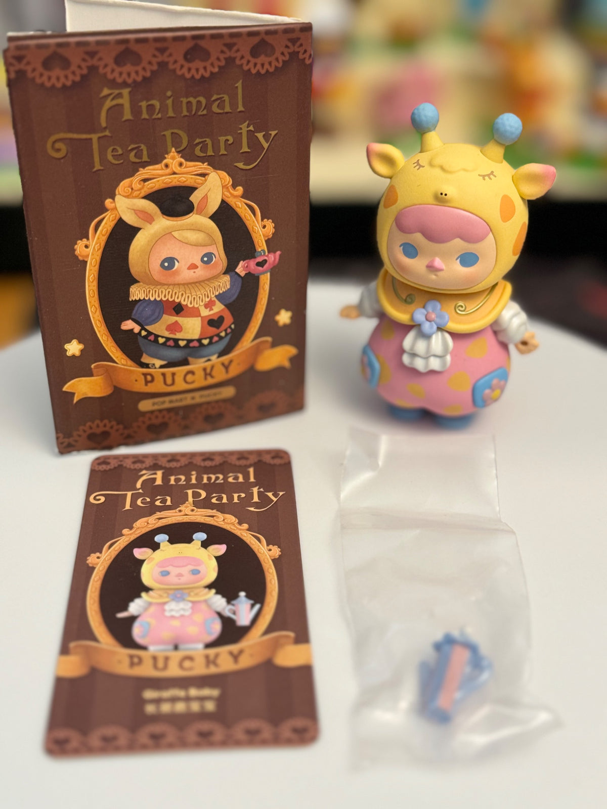 Giraffe Baby - Animal Tea Party - Pucky - Pop Mart - 1