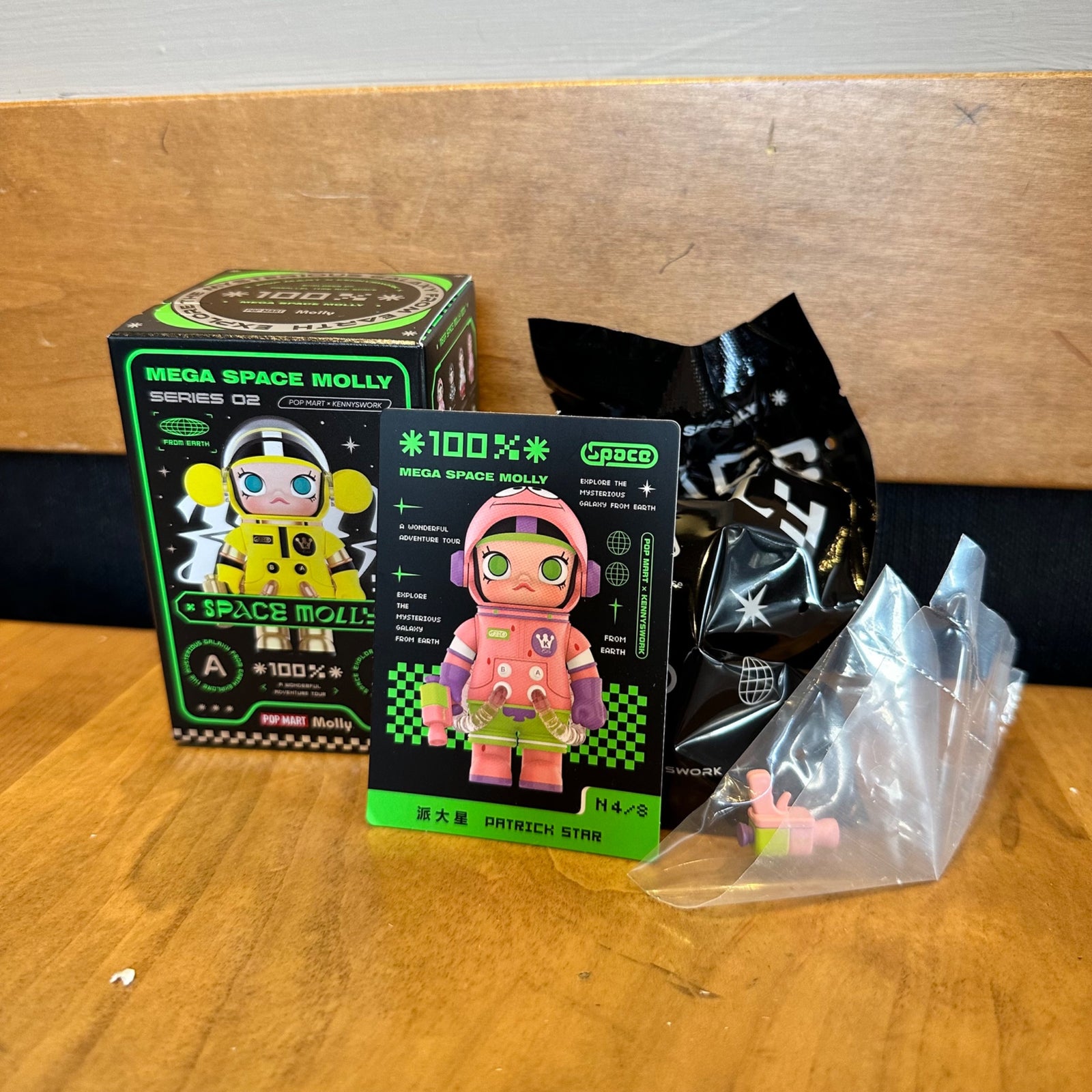 Patrick Star - Mega Space Molly 100% Series Two - Pop Mart - 1