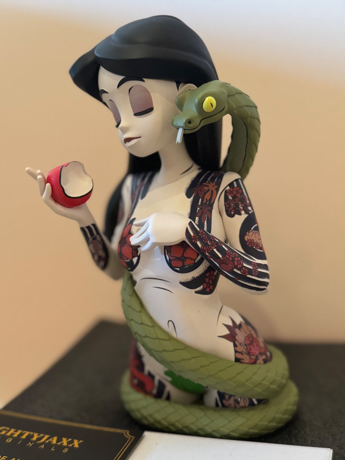 Mighty Jaxx - Inked Stories: Eve Featuring JPK (colorized